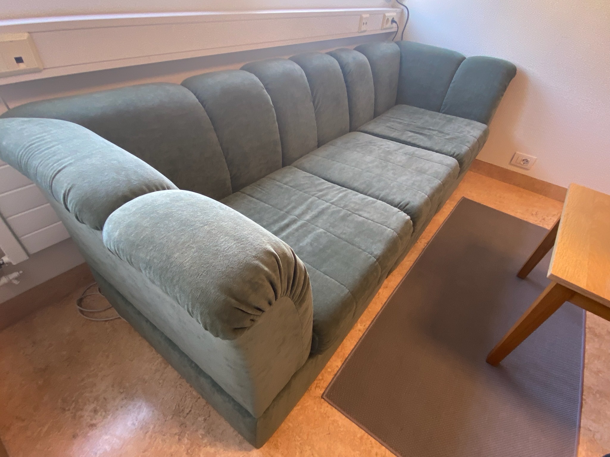 SELT / SOLD Grænn velvet sófi 7