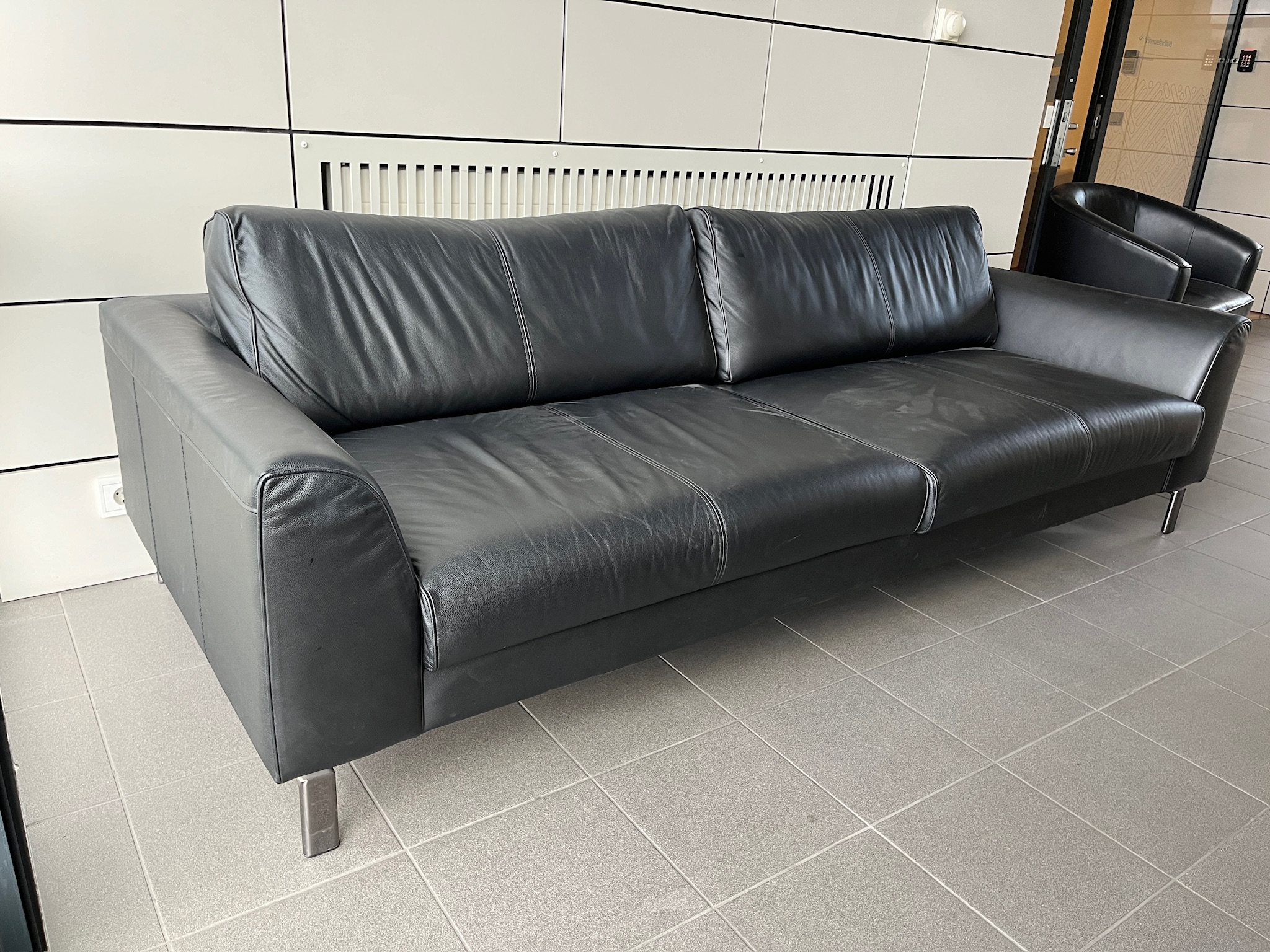 SELT / SOLD Furninova leðursófi, B230 x D95 sm.