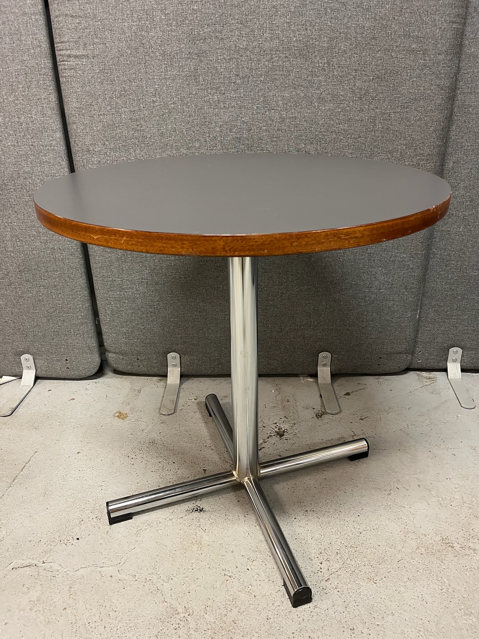 SELT / SOLD Hringborð, Ø70 x H74 sm.