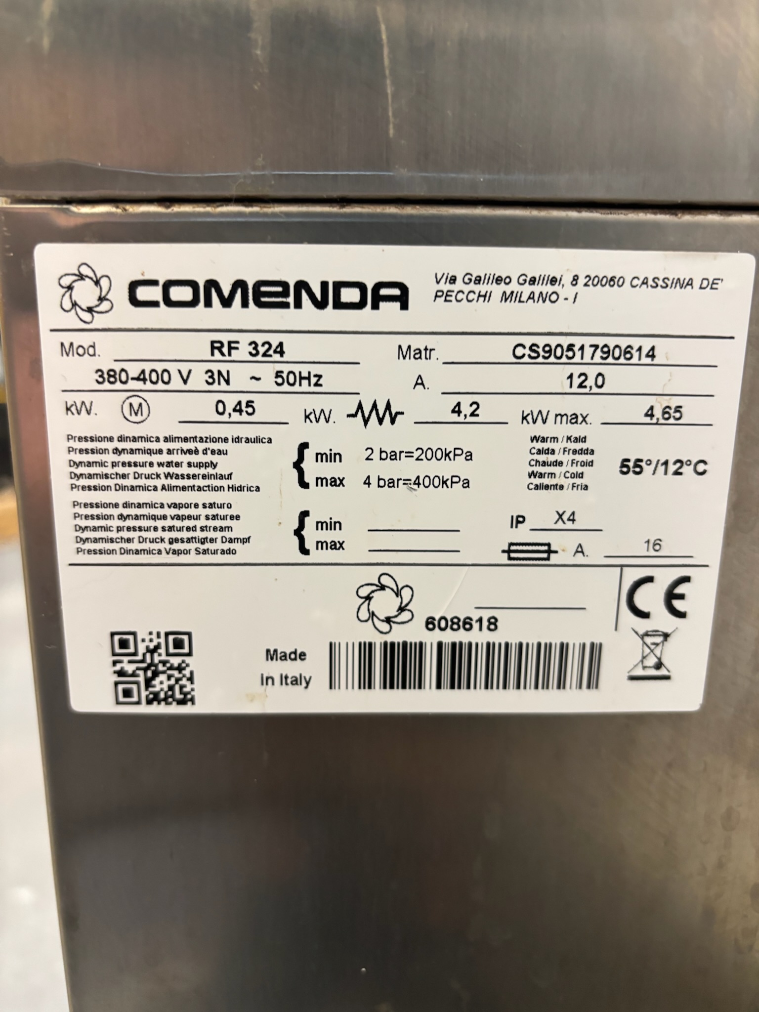 SELT / SOLD Comenda undirborðsvél á standi 8