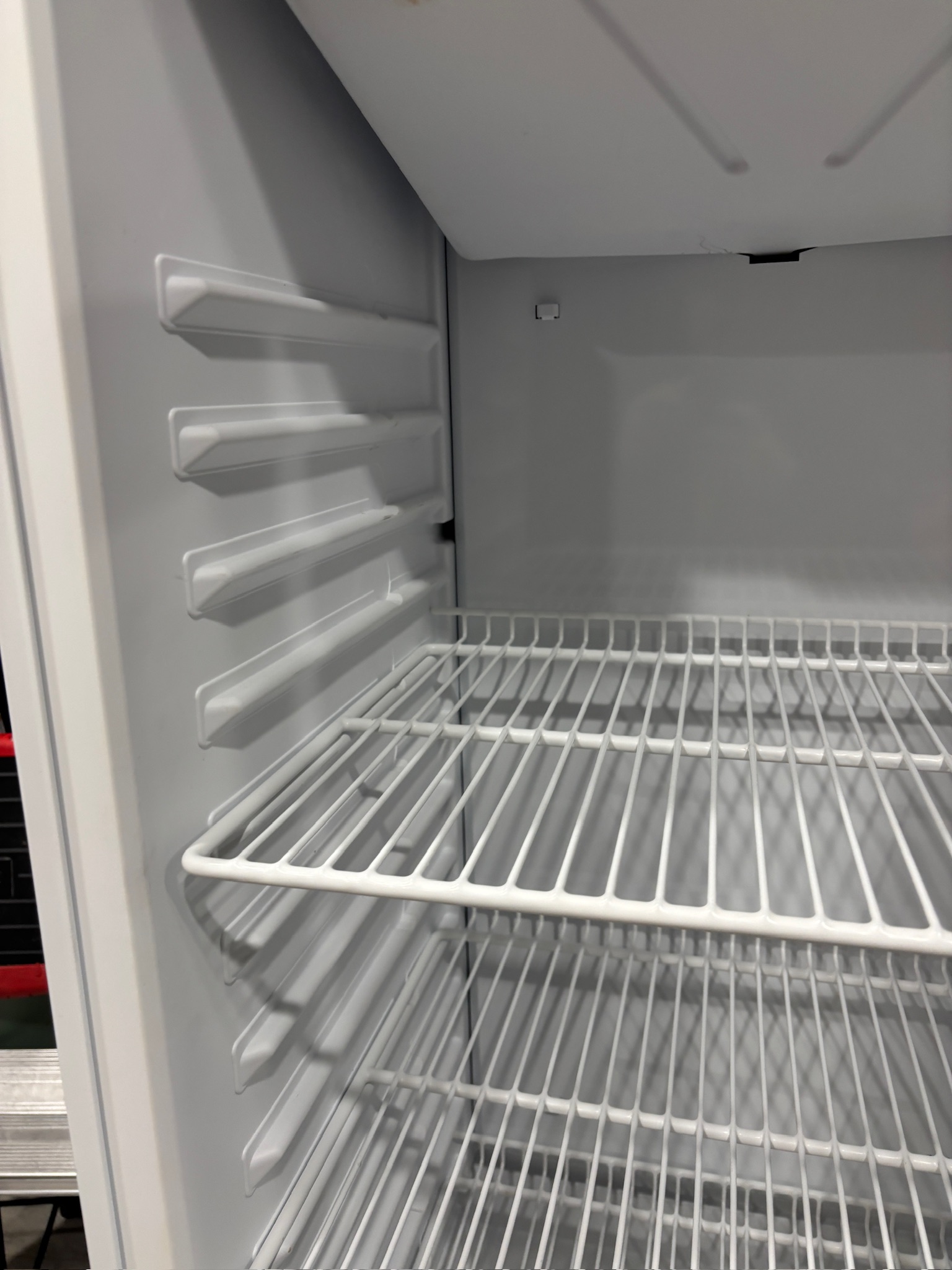 SELT / SOLD Vestfrost glerhurðafrystir frá Verslunartækni 3