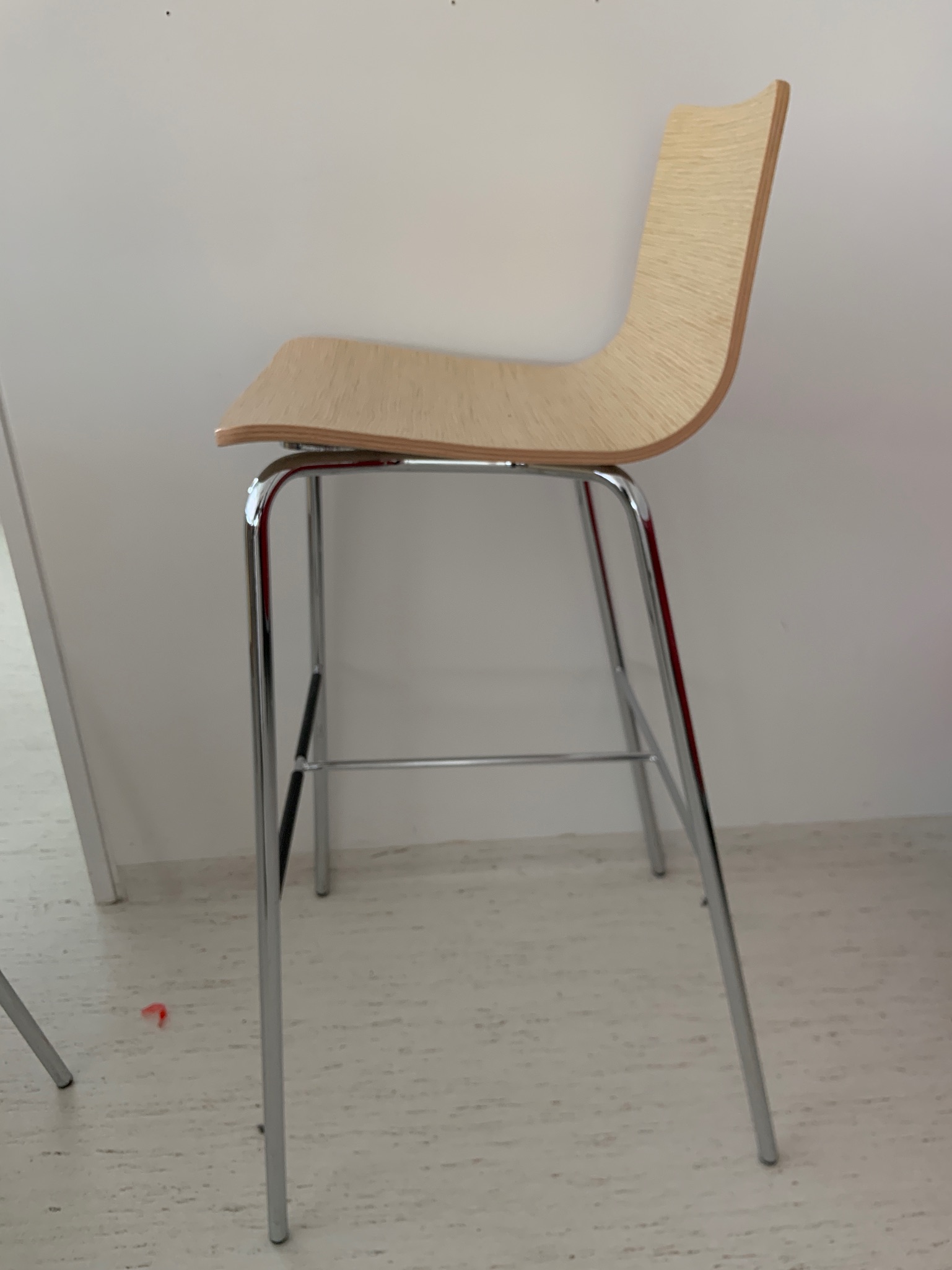 SELT / SOLD Viðarbarstóll frá Pennanum 2