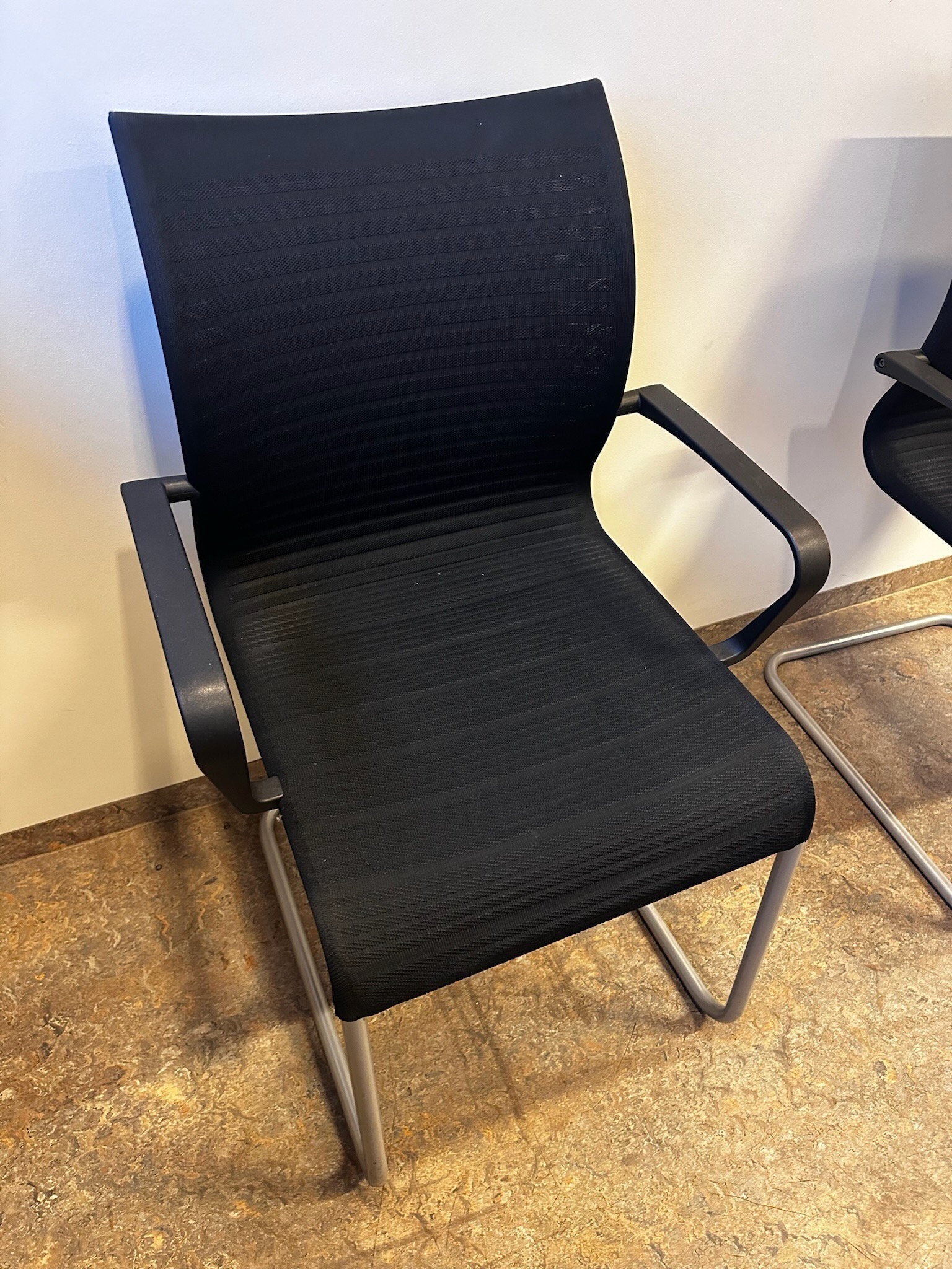 SELT / SOLD Interstuhl fundarstólar 4