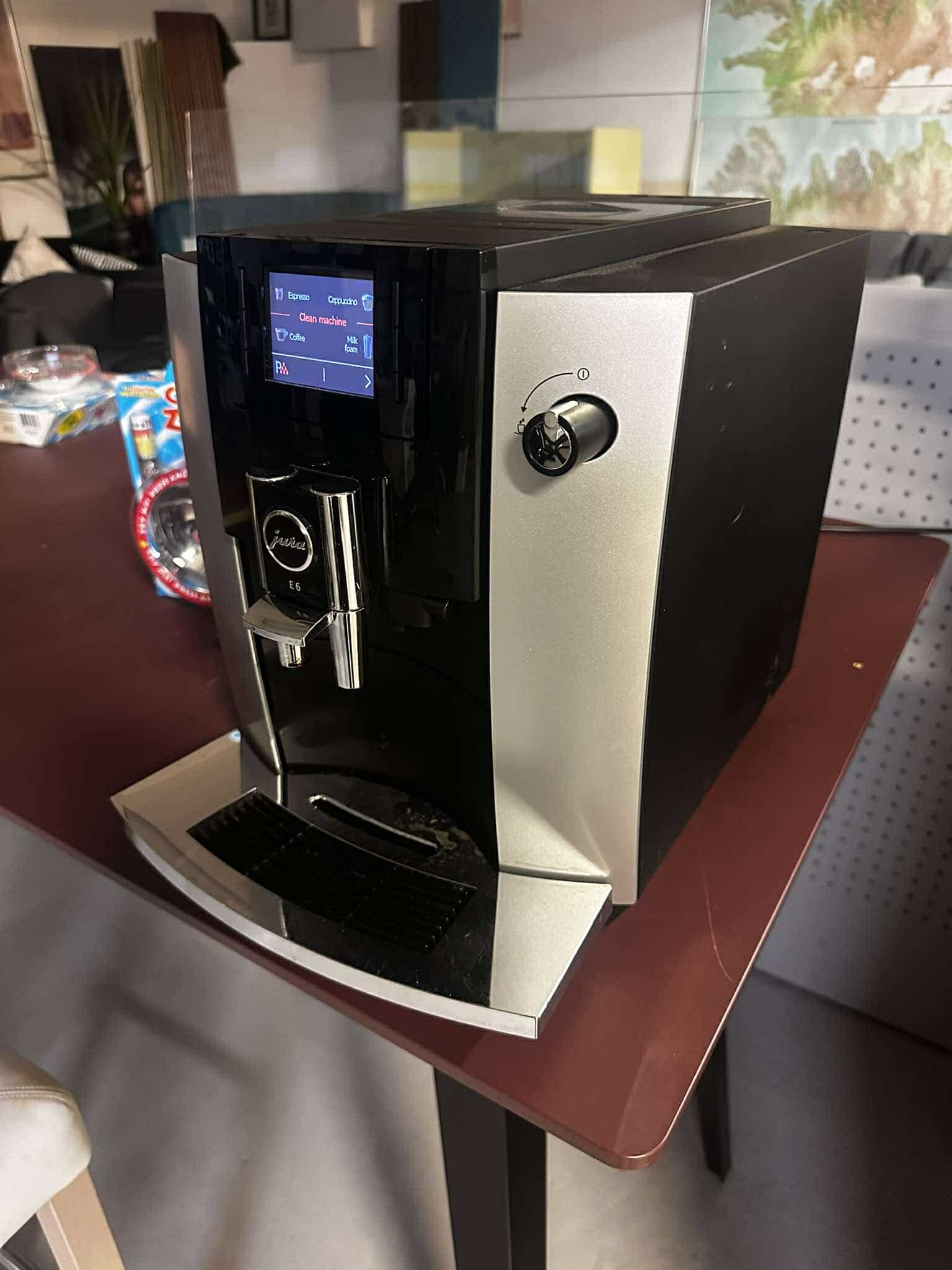 SELT / SOLD Jura E6 kaffivél 3