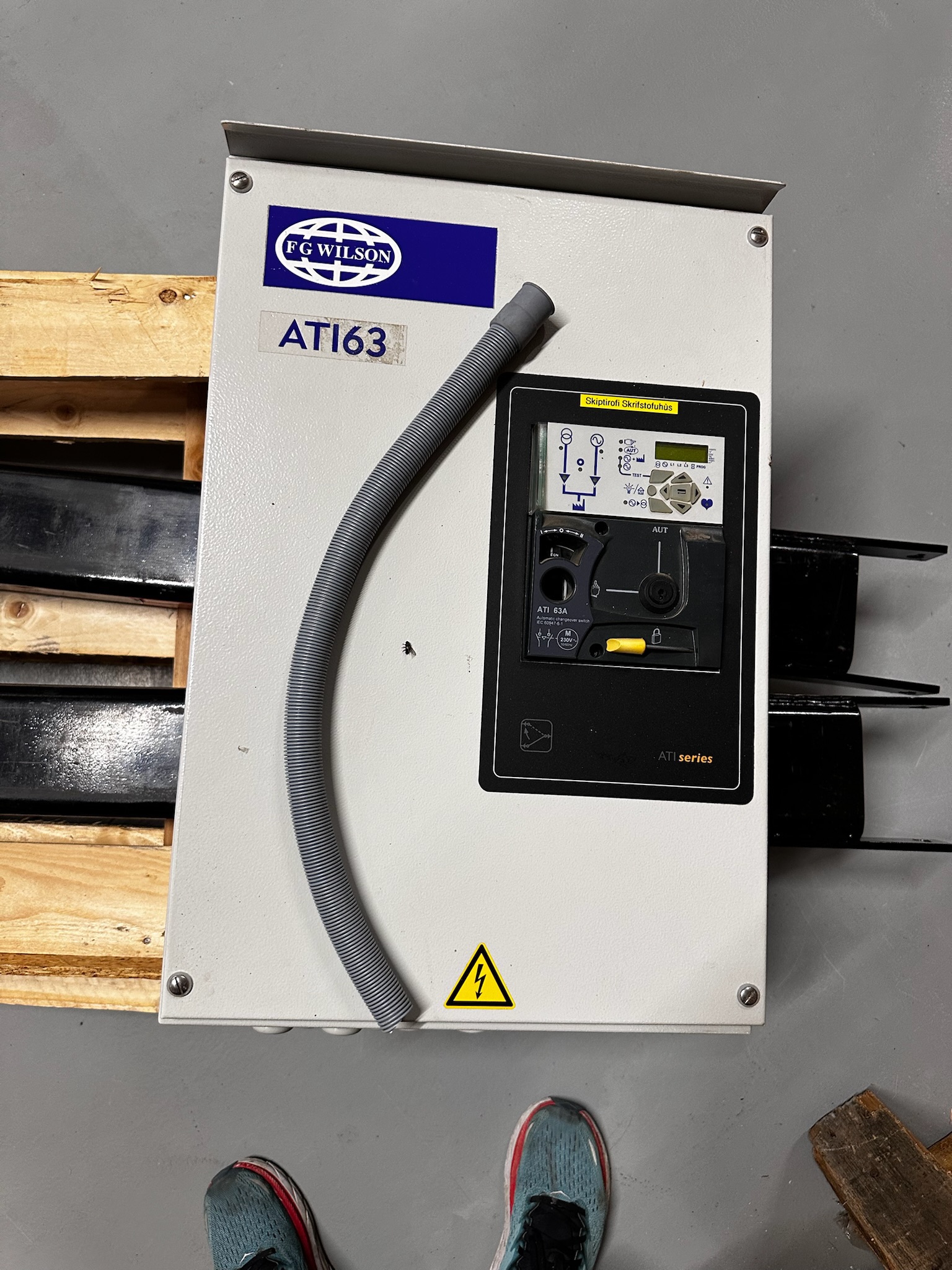 SELT / SOLD FG Wilson skiptirofi 4