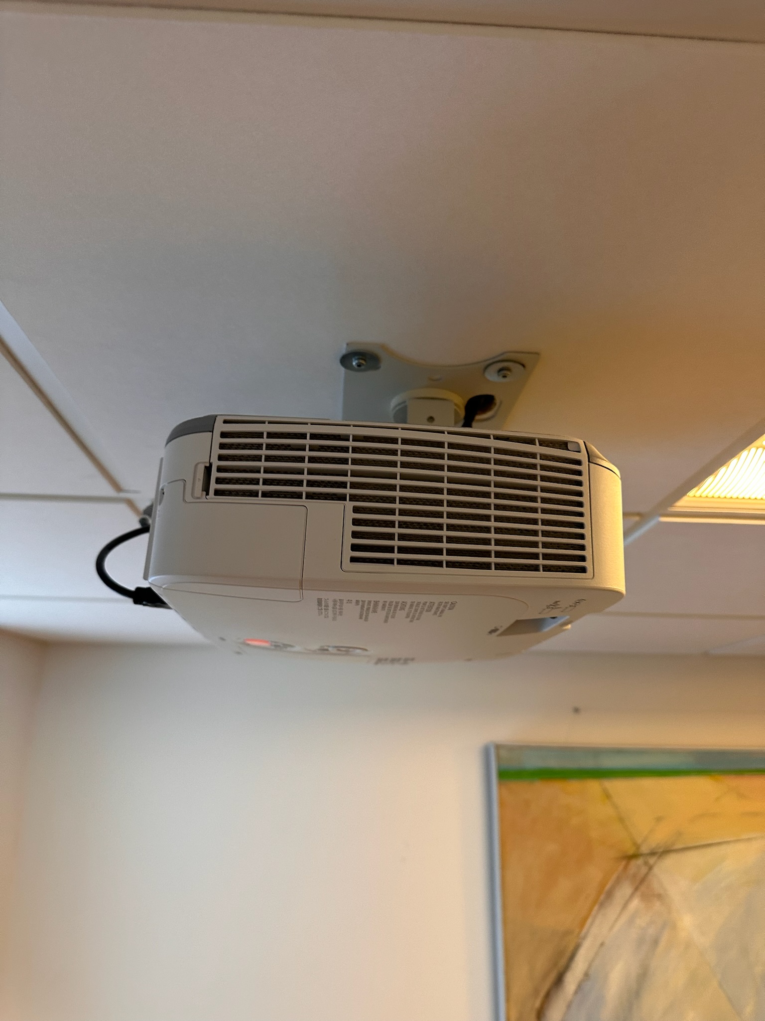 SELT / SOLD NEC M260W skjávarpi 8