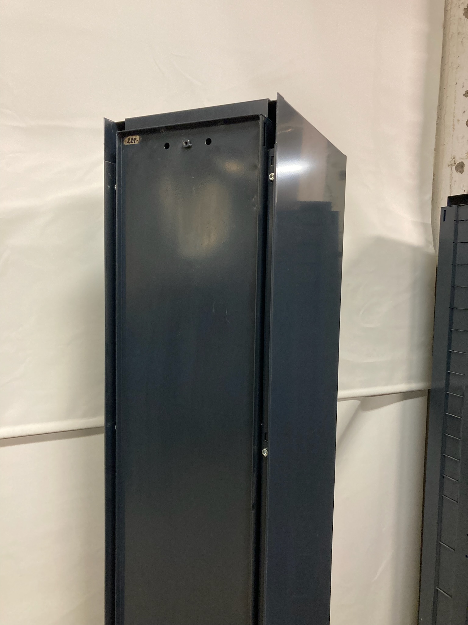 SELT / SOLD Bankahólf verðmætaskápar - 6 hólf 6
