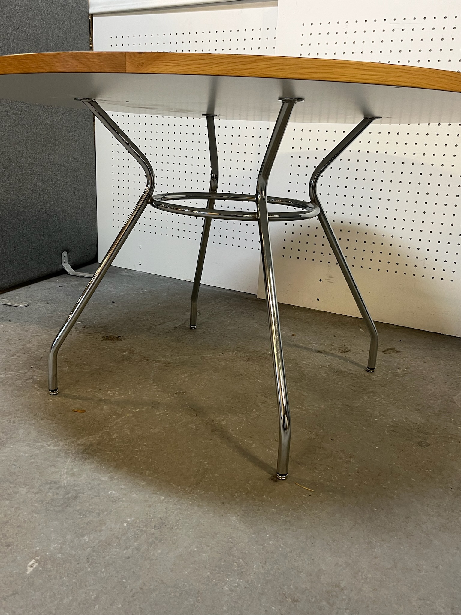 SELT / SOLD Hringborð, Ø120 sm. 4