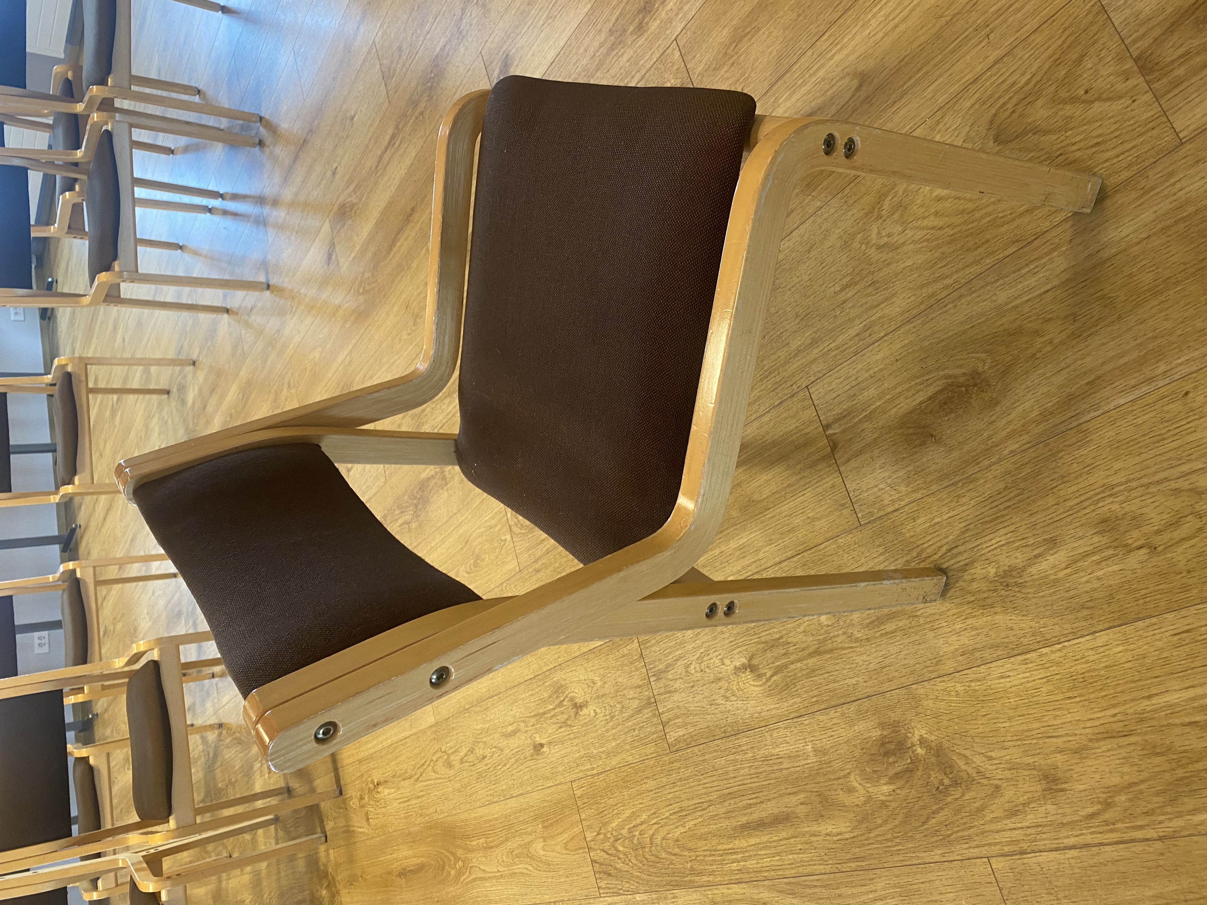 SELT / SOLD - Staflanlegir stólar 120 stk. Keflavík 3