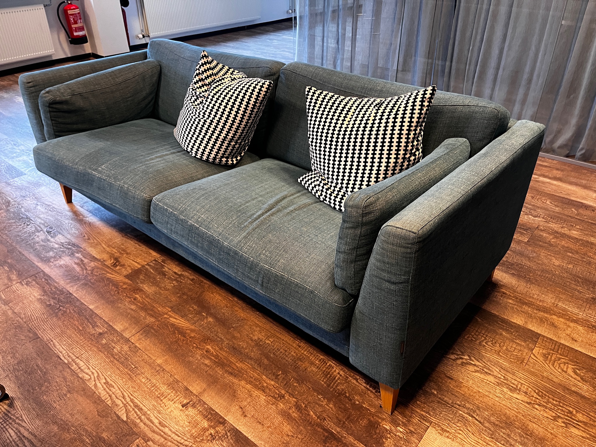 SELT / SOLD Furninova sófi frá Línunni, 3ja sæta, B208 x D90 sm.