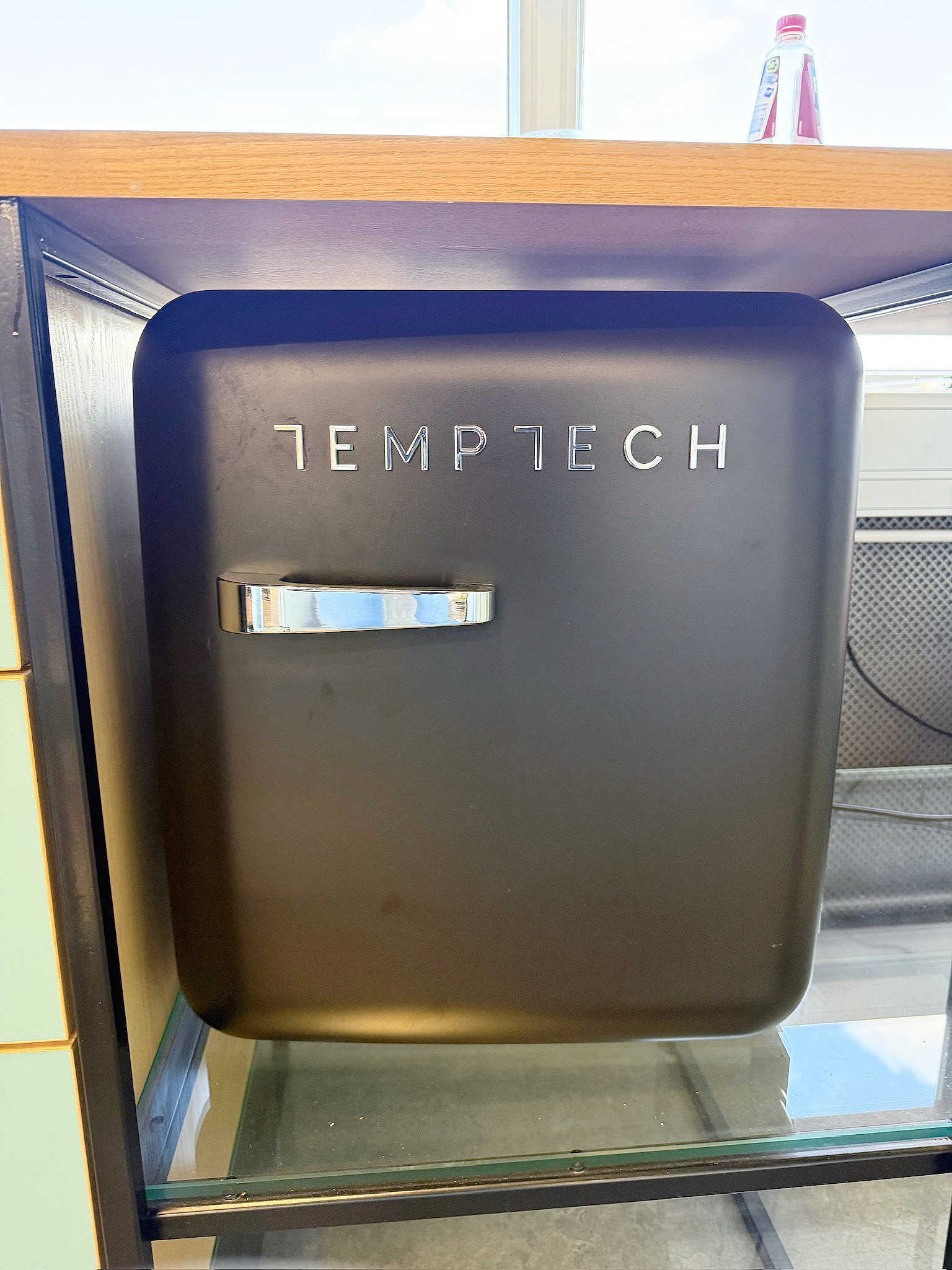 SELT / SOLD Temptech Retro kæliskápur