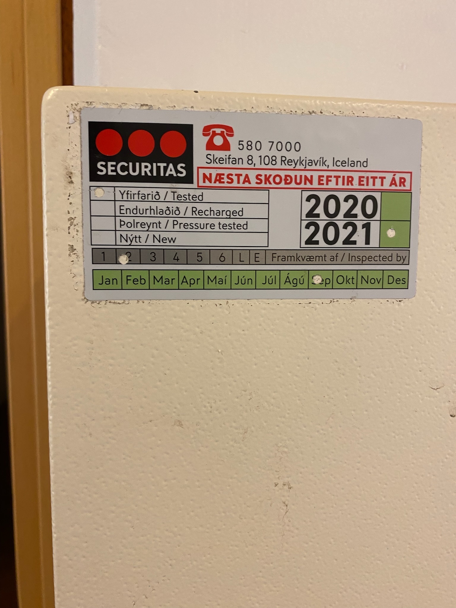 SELT / SOLD Brunaslanga í kassa, 30m. 7