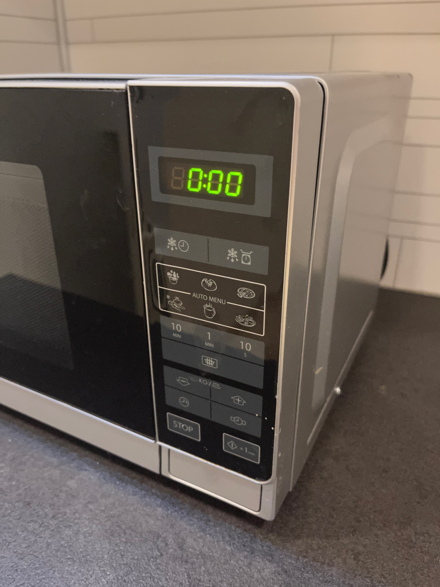 SELT / SOLD Sharp örbylgjuofn með grill 3