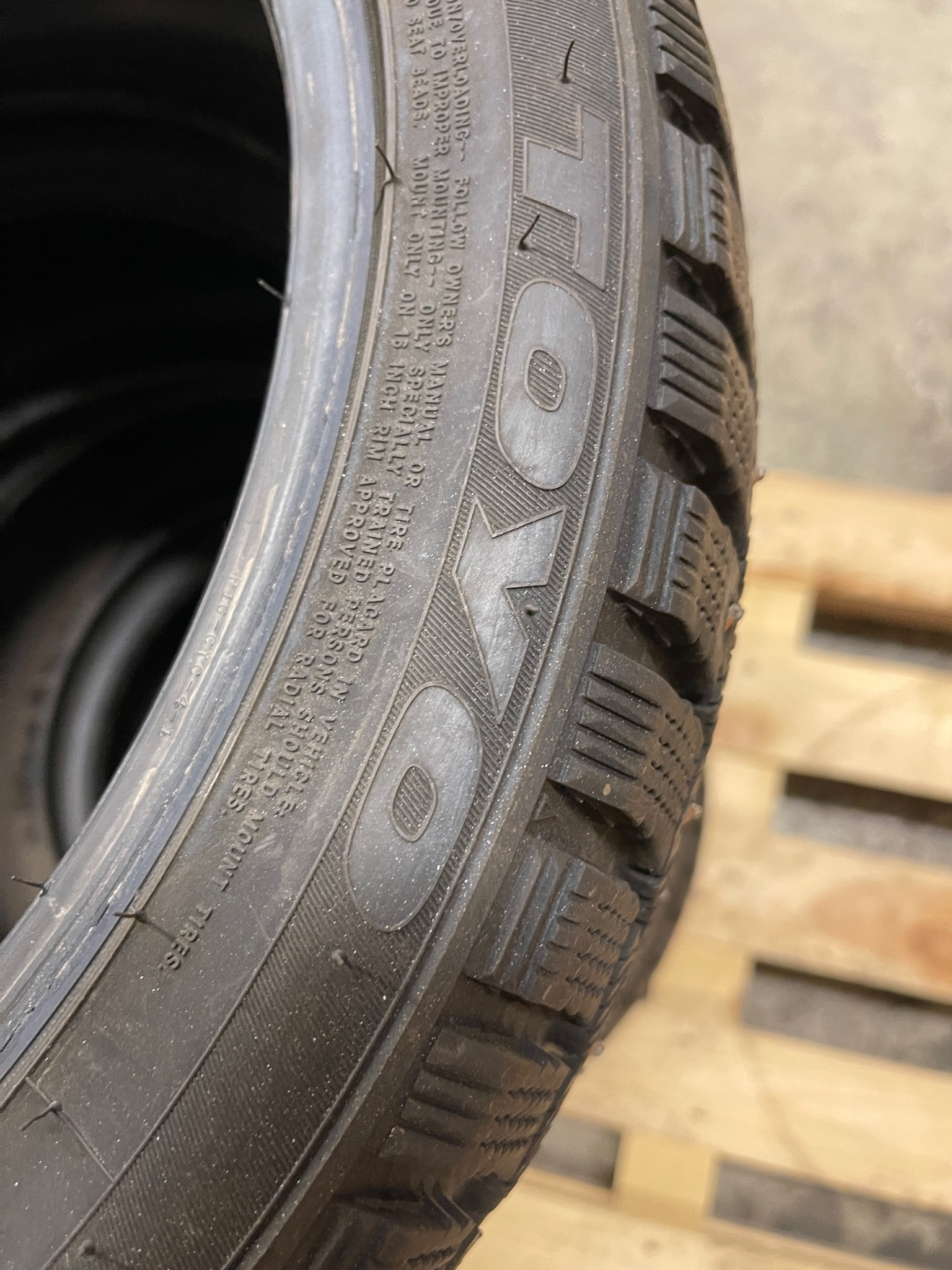 SELT / SOLD TOYO Opserver G3 ICE 195/45 R16 Negld 10