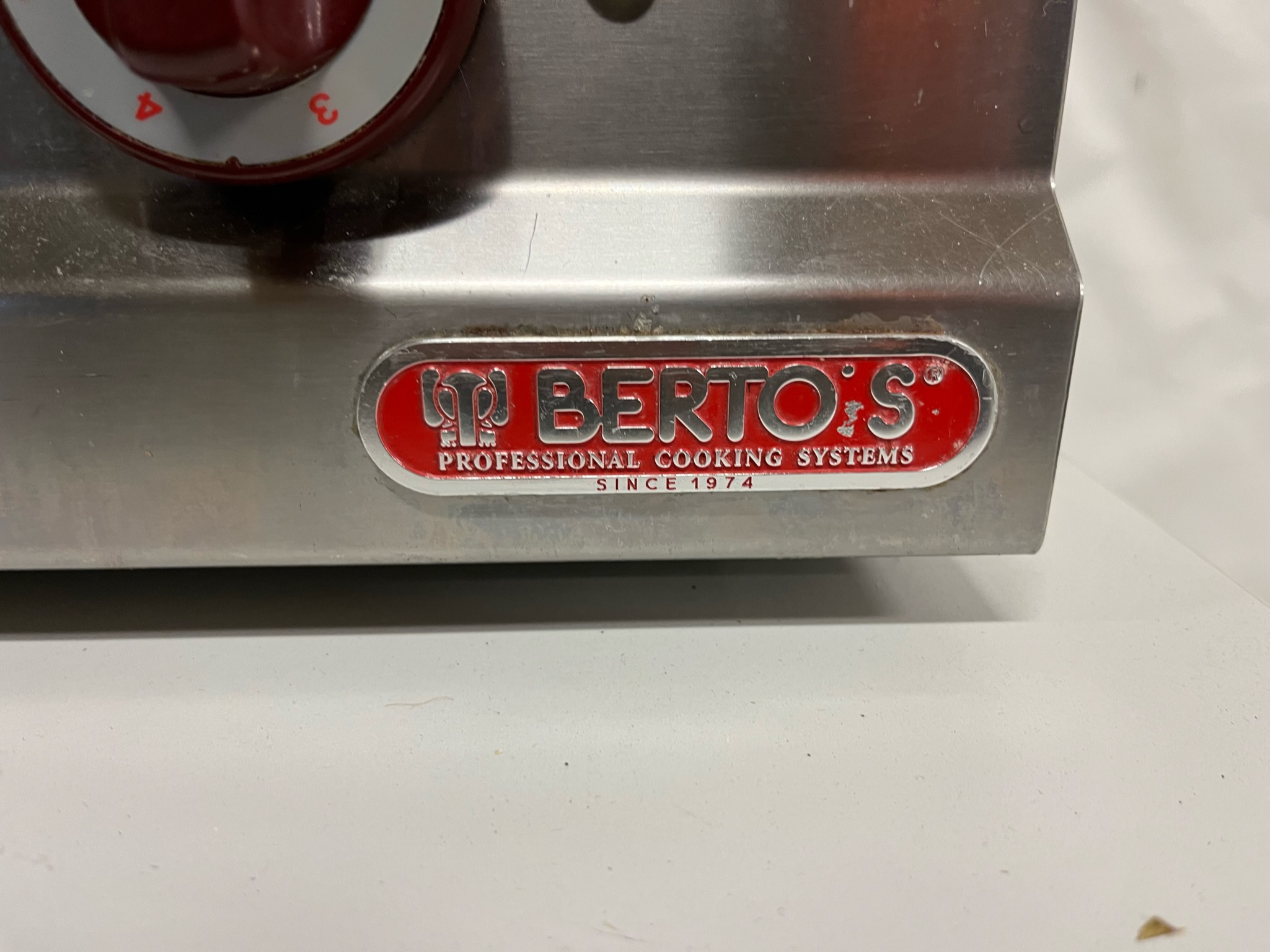 SELT / SOLD Berto's helluborð 6