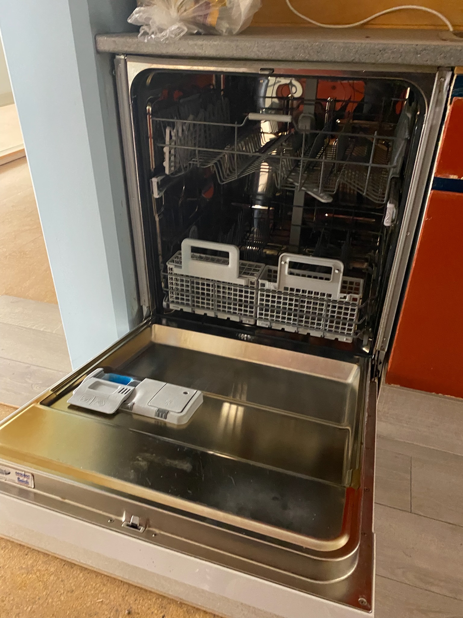 SELT / SOLD Whirlpool uppþvottavél 3