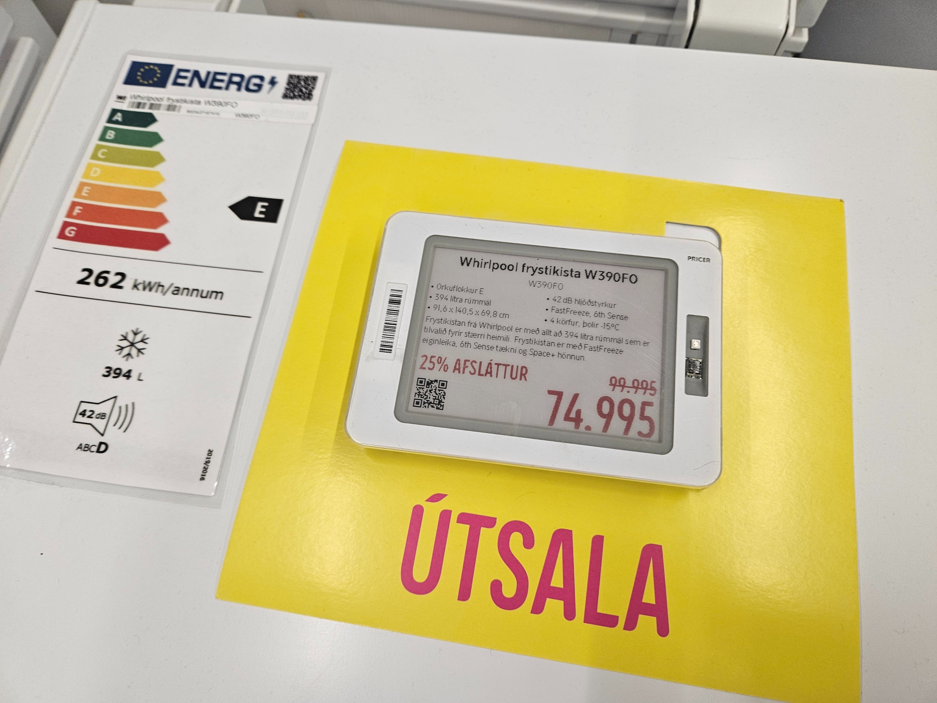 SELT / SOLD Whirlpool frystikista W390FO - 390 lítra 3