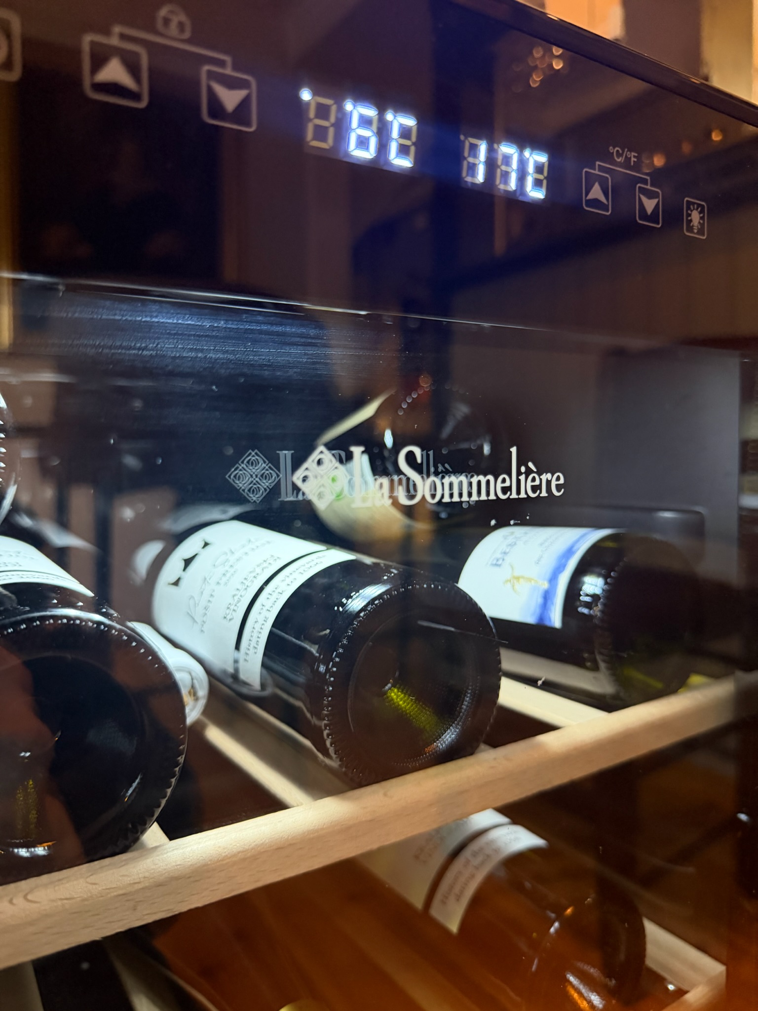 SELT / SOLD La Sommelieré vínkælir frá BVT, 50 flöskur - Sem nýr 3