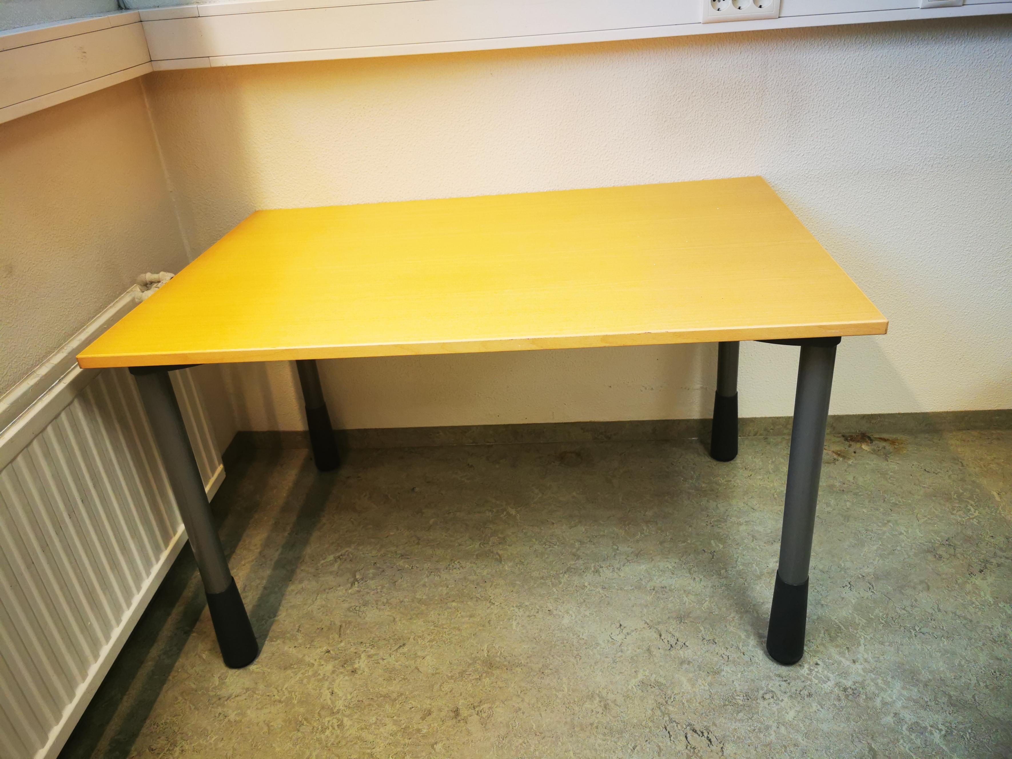SELT / SOLD Skrifborð - skólaborð - 120x80 2