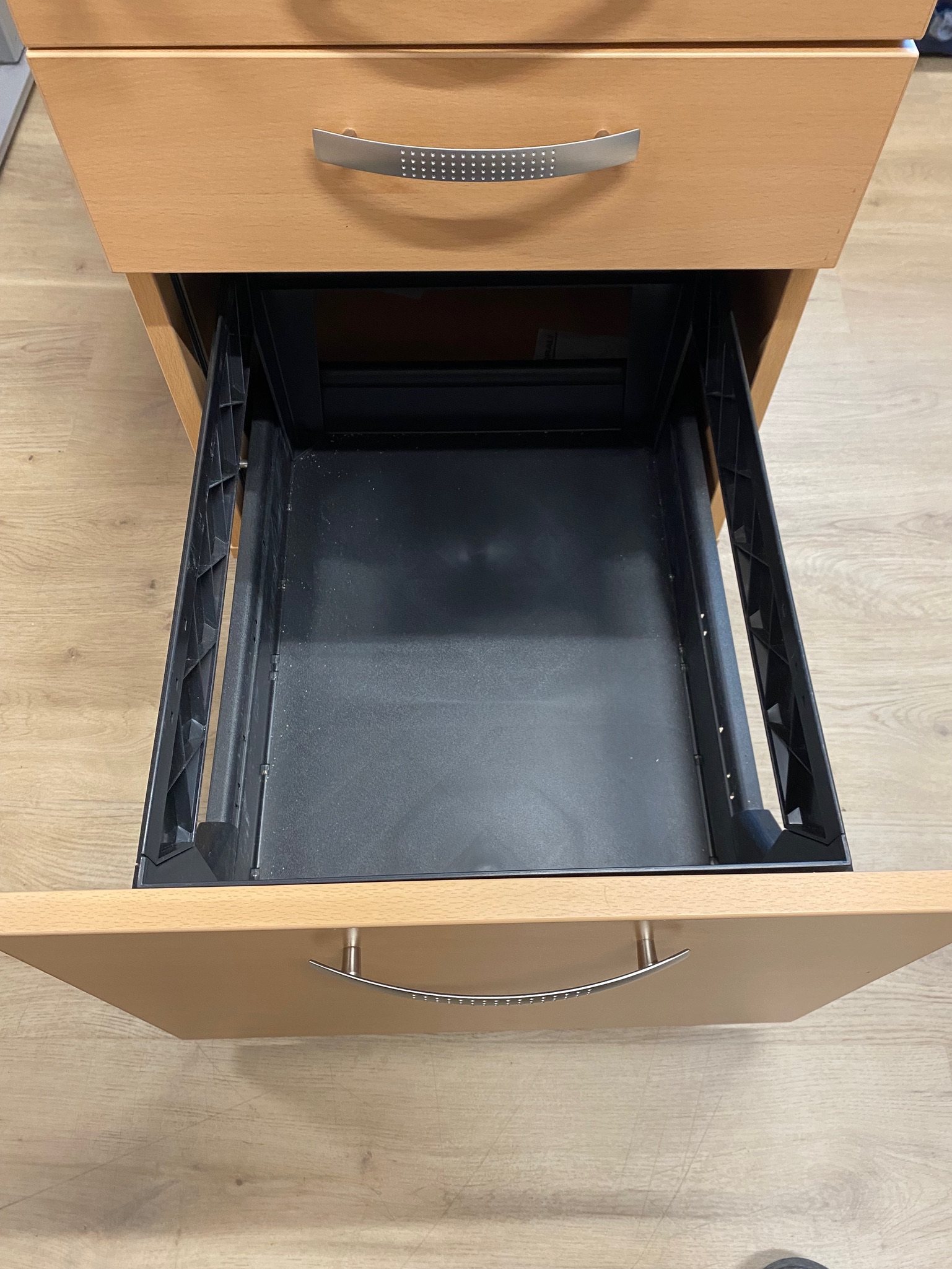 SELT / SOLD krifstofukálfur frá E.G. skrifstofuhúsgögn 6