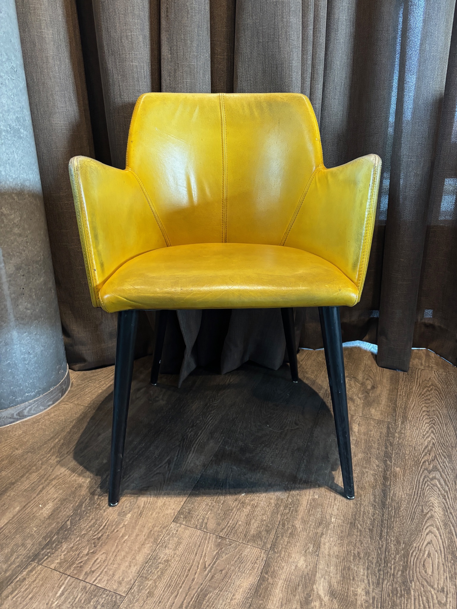 SELT / SOLD Retro borðstofustólar / eldhússtólar, gulir