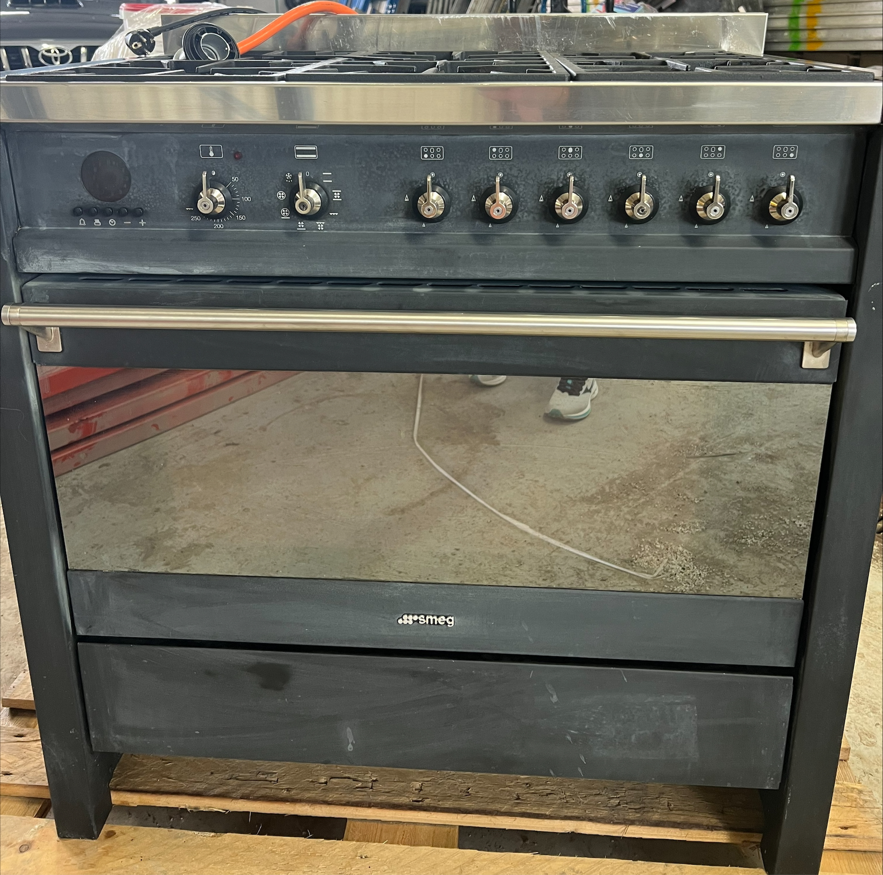 SELT / SOLD - SMEG Gaseldavél - Eirvík 6 brennarar - Breidd 90 2