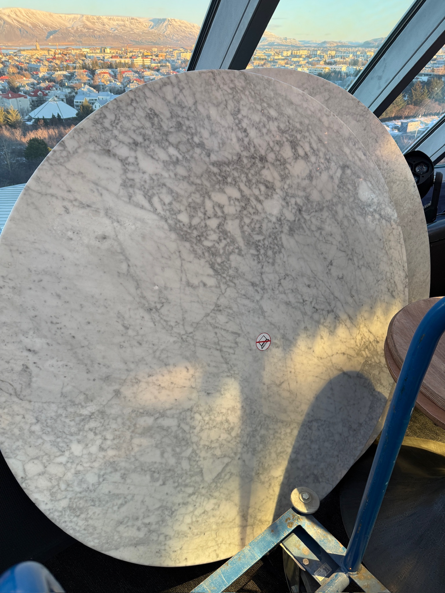 SELT / SOLD Restoration Hardware marmaraborð, Ø152sm. 5