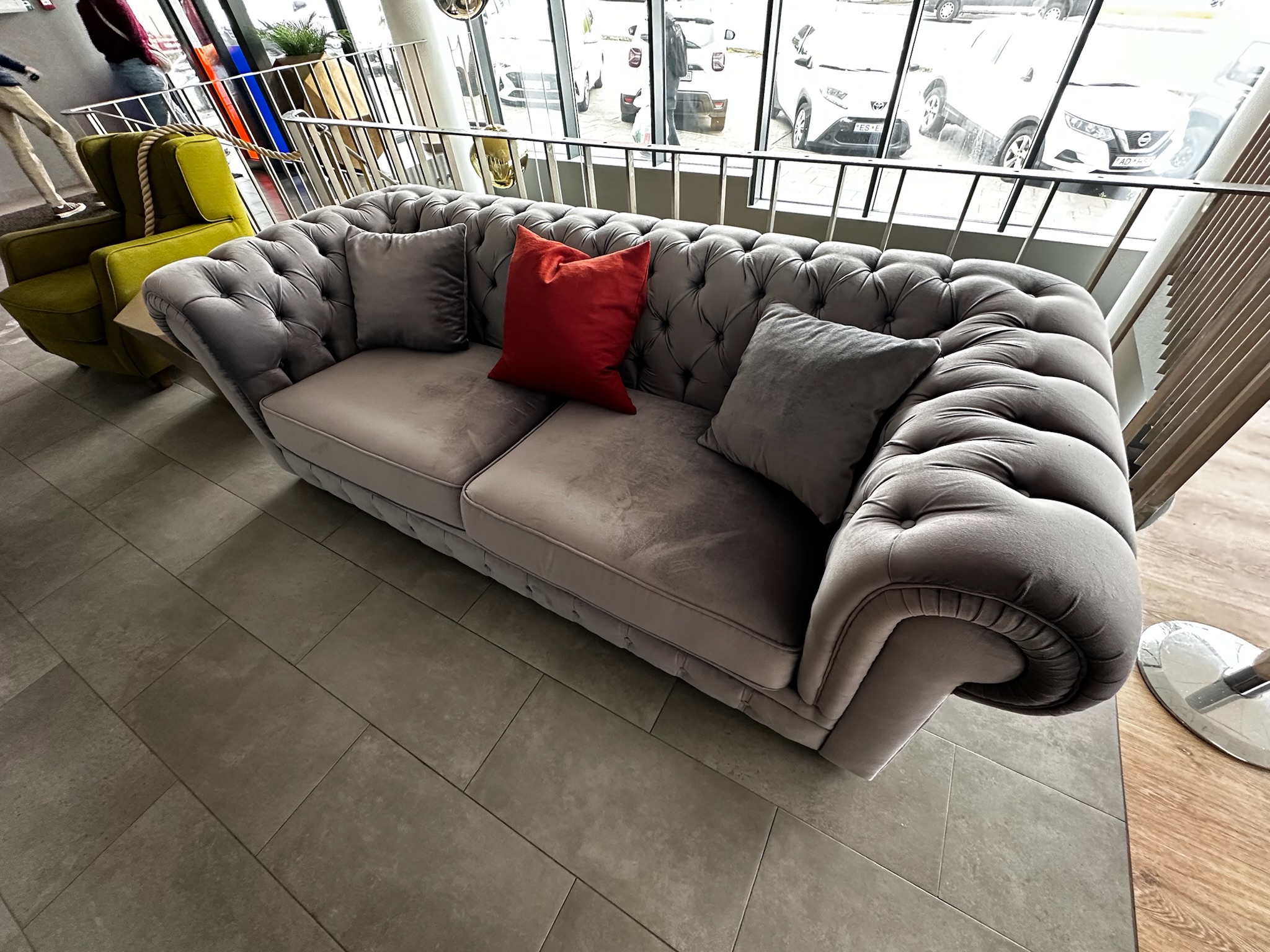SELT / SOLD - Cupon chesterfield sófi, B230 x D100 x H78 sm. 2