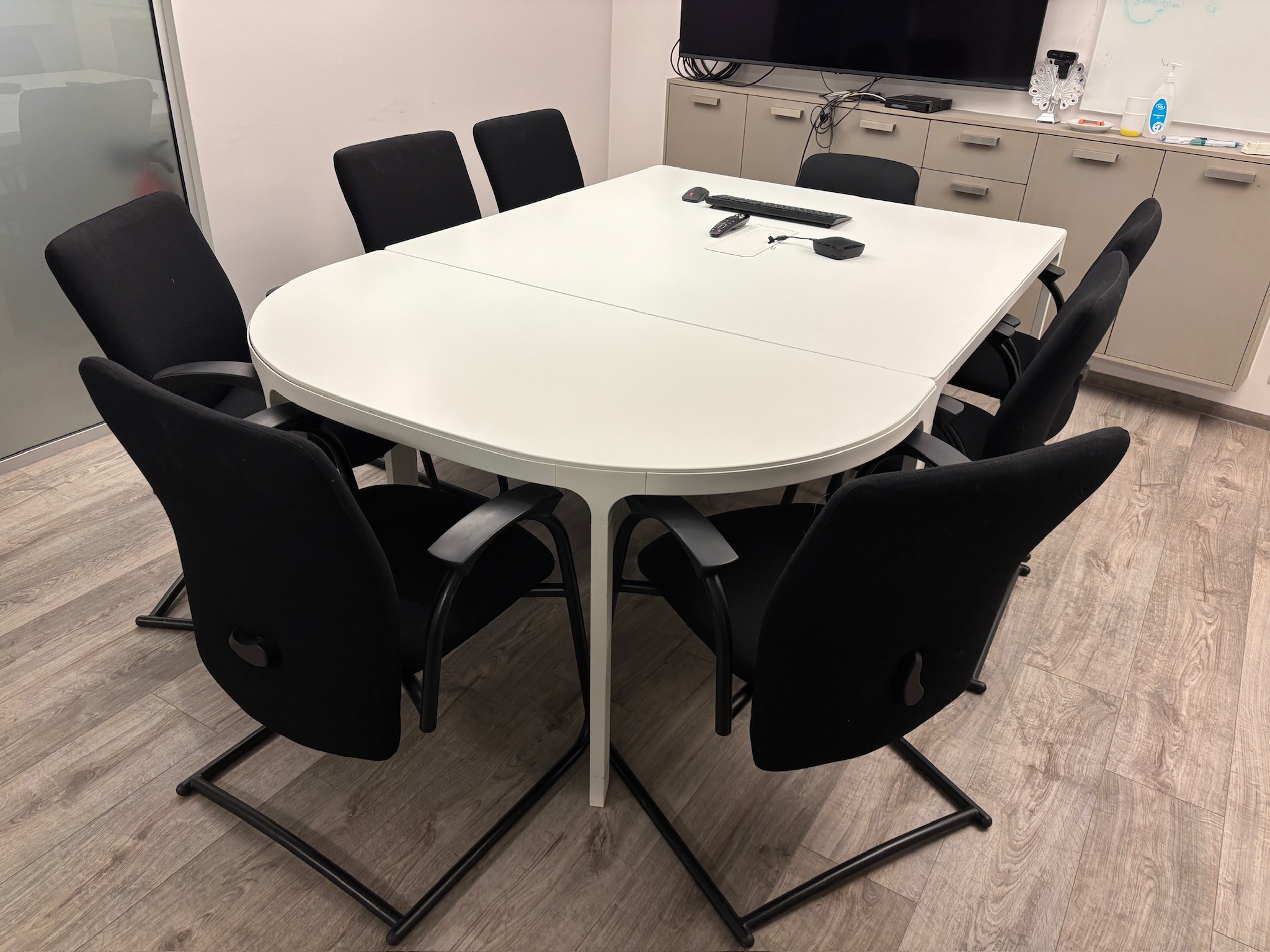 SELT / SOLD Interstuhl fundarstólar frá Pennanum 2