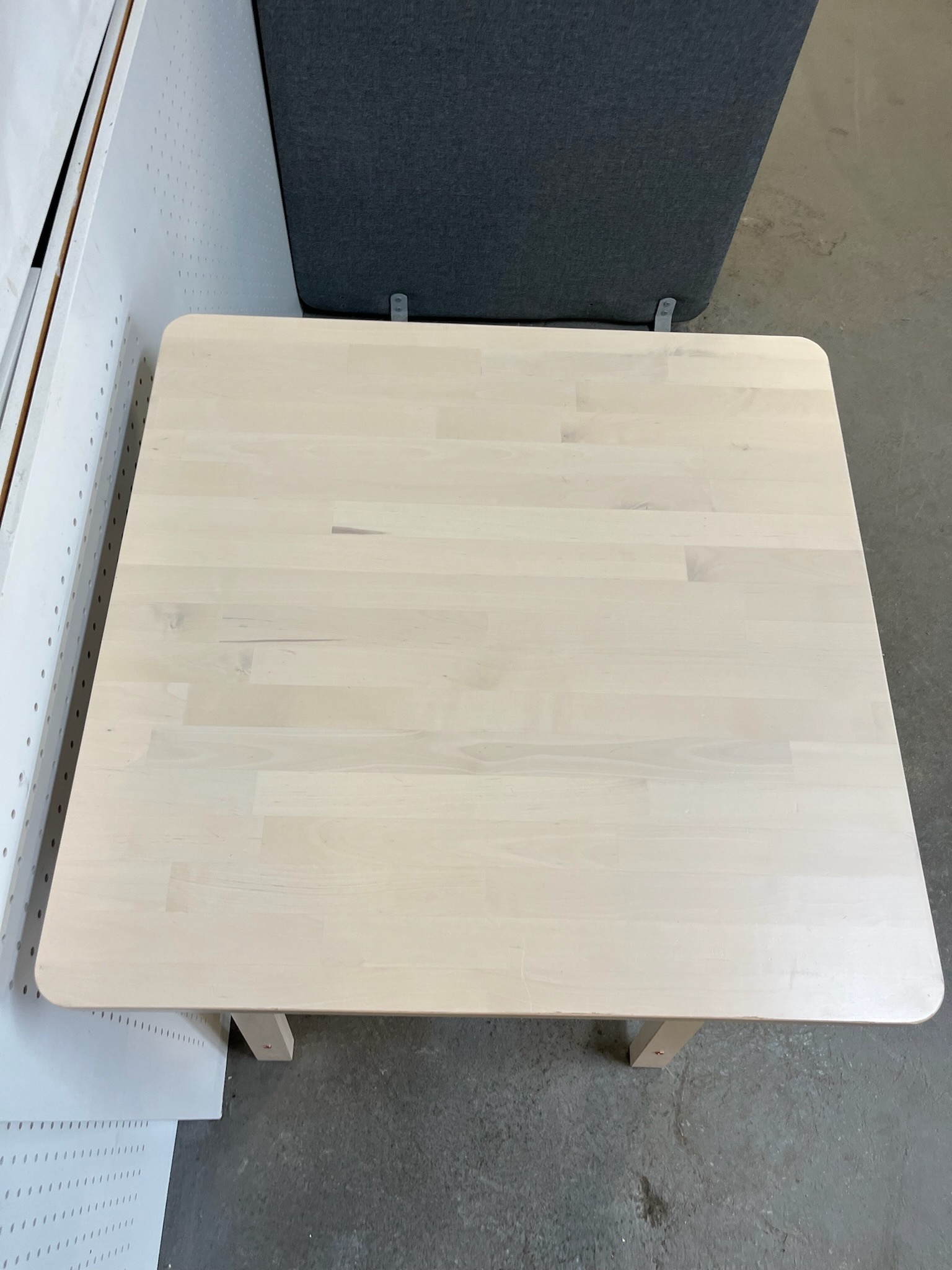 SELT / SOLD IKEA háborð, H101 x D74 x B73 sm. 4
