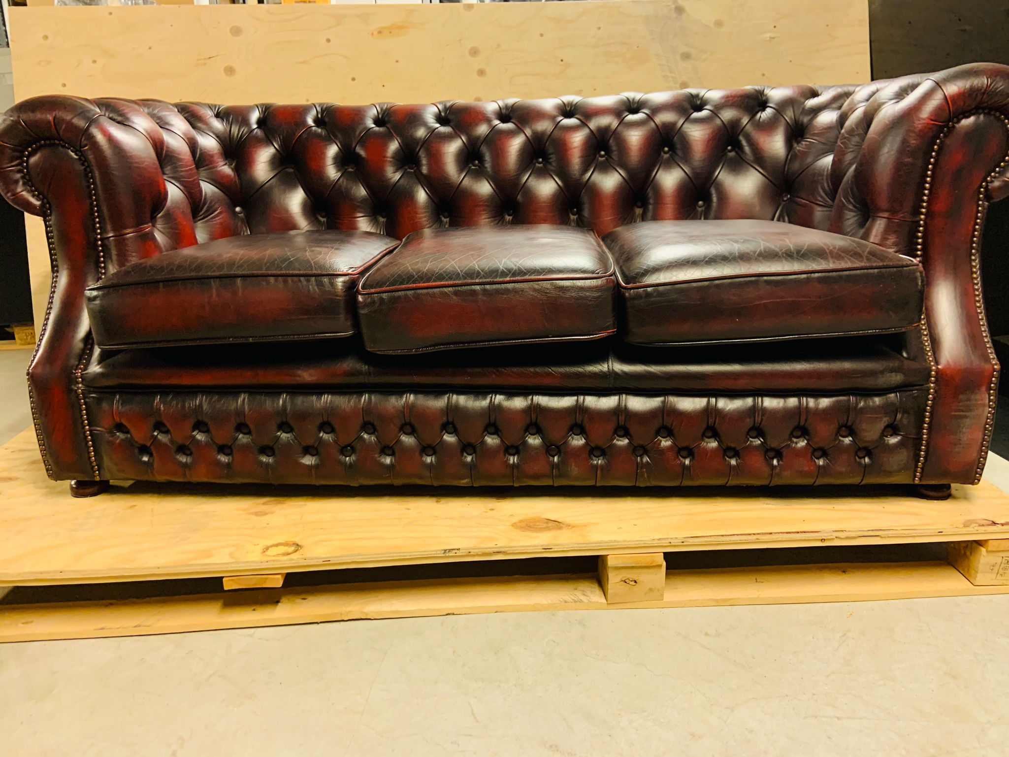 SELT / SOLD-Chesterfield sófasett 3+1+1 6
