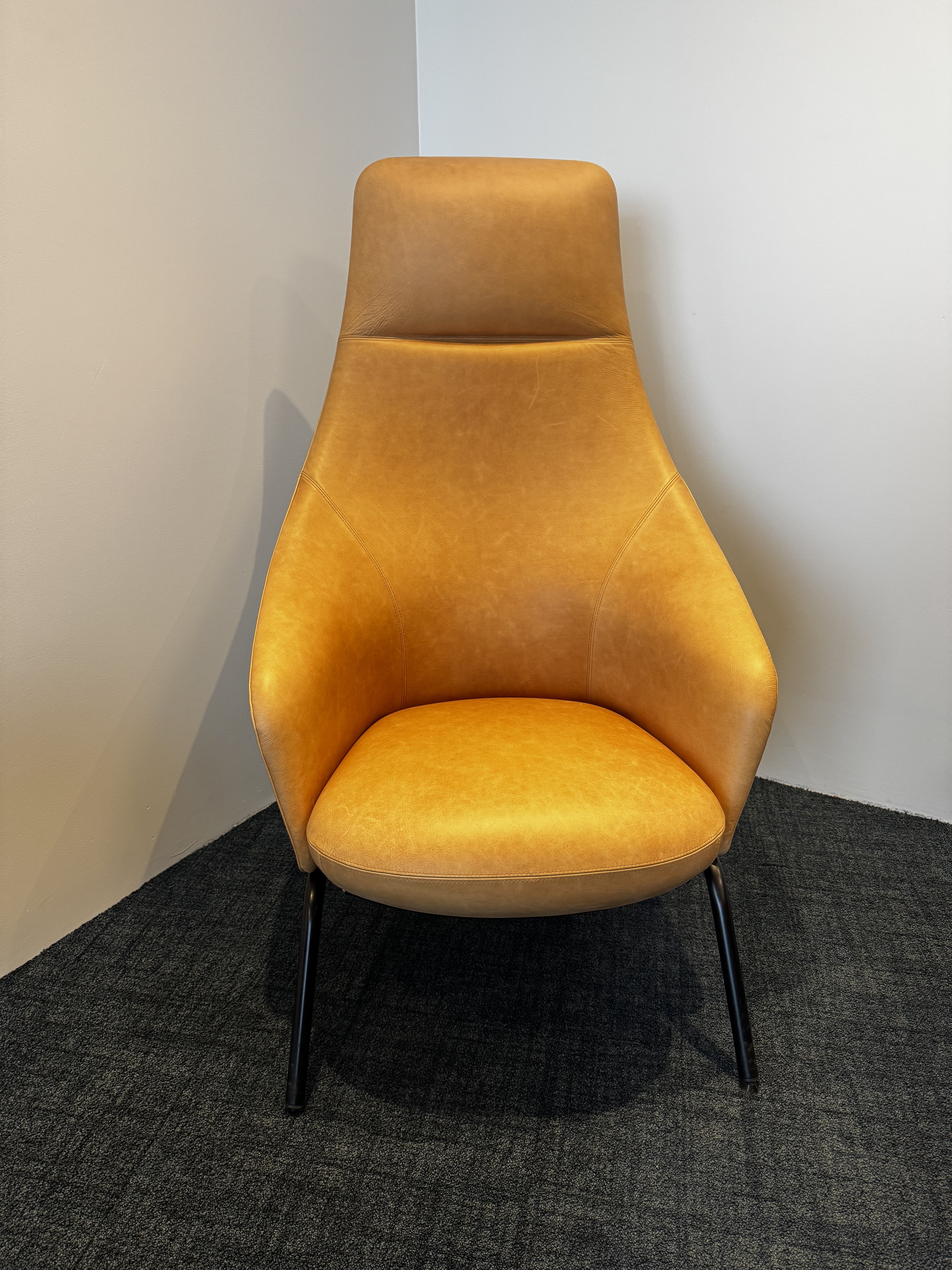 SELT / SOLD Sitland leðurhægindastóll frá Ítalíu 2