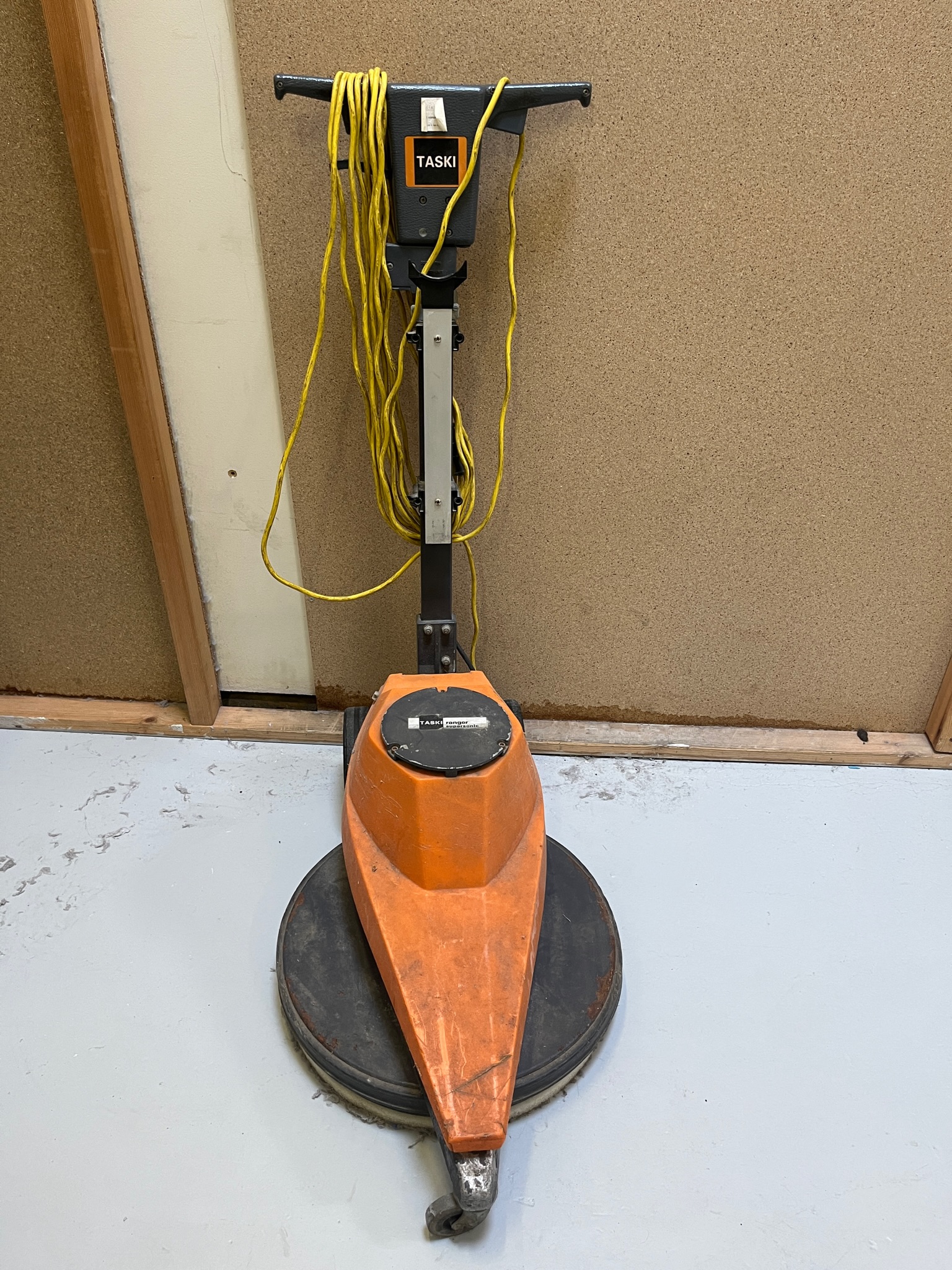 SELT / SOLD Taski skúringarvél 2