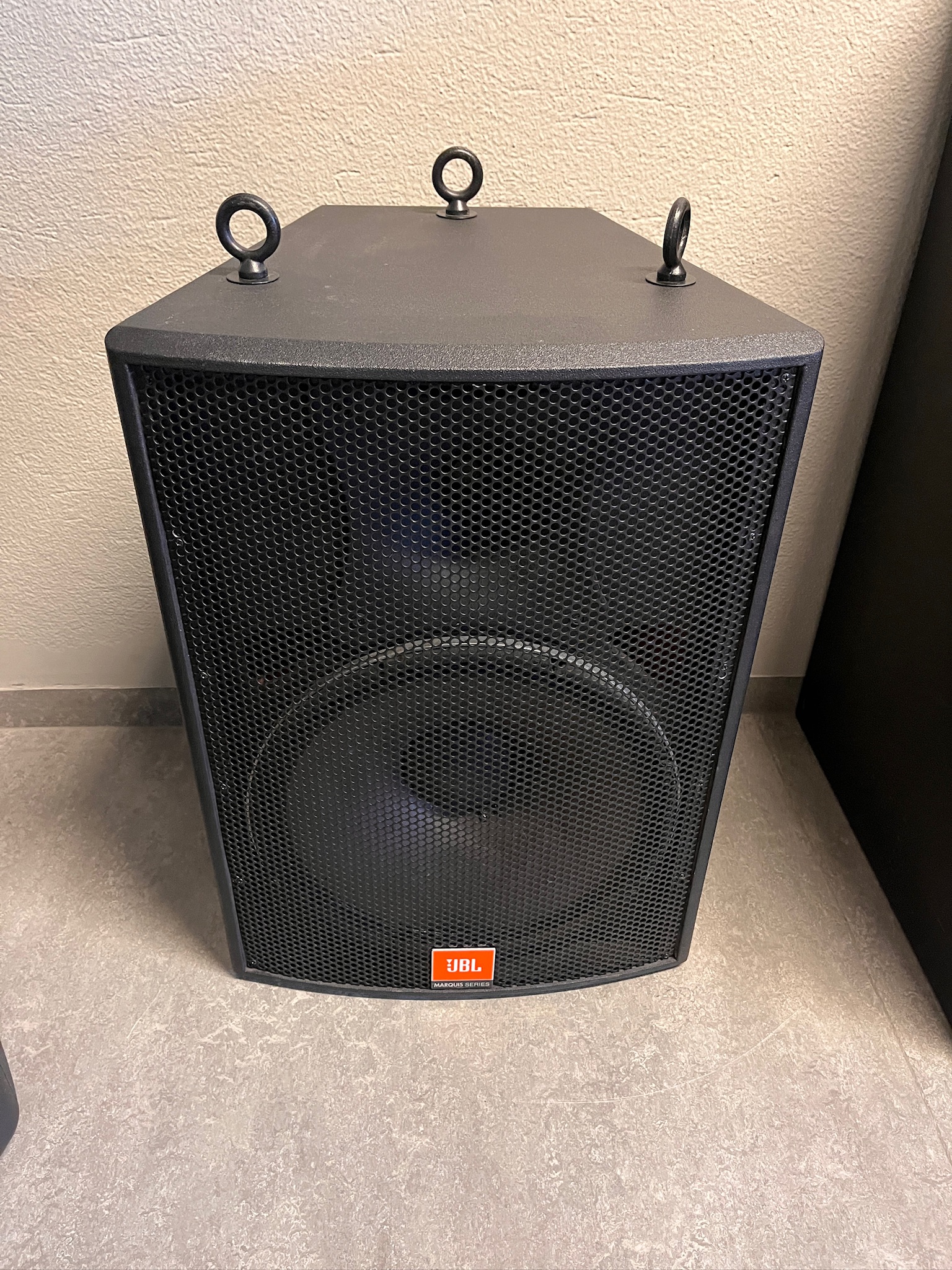 SELT / SOLD JBL hátlarar ásamt EV hátölurum 6