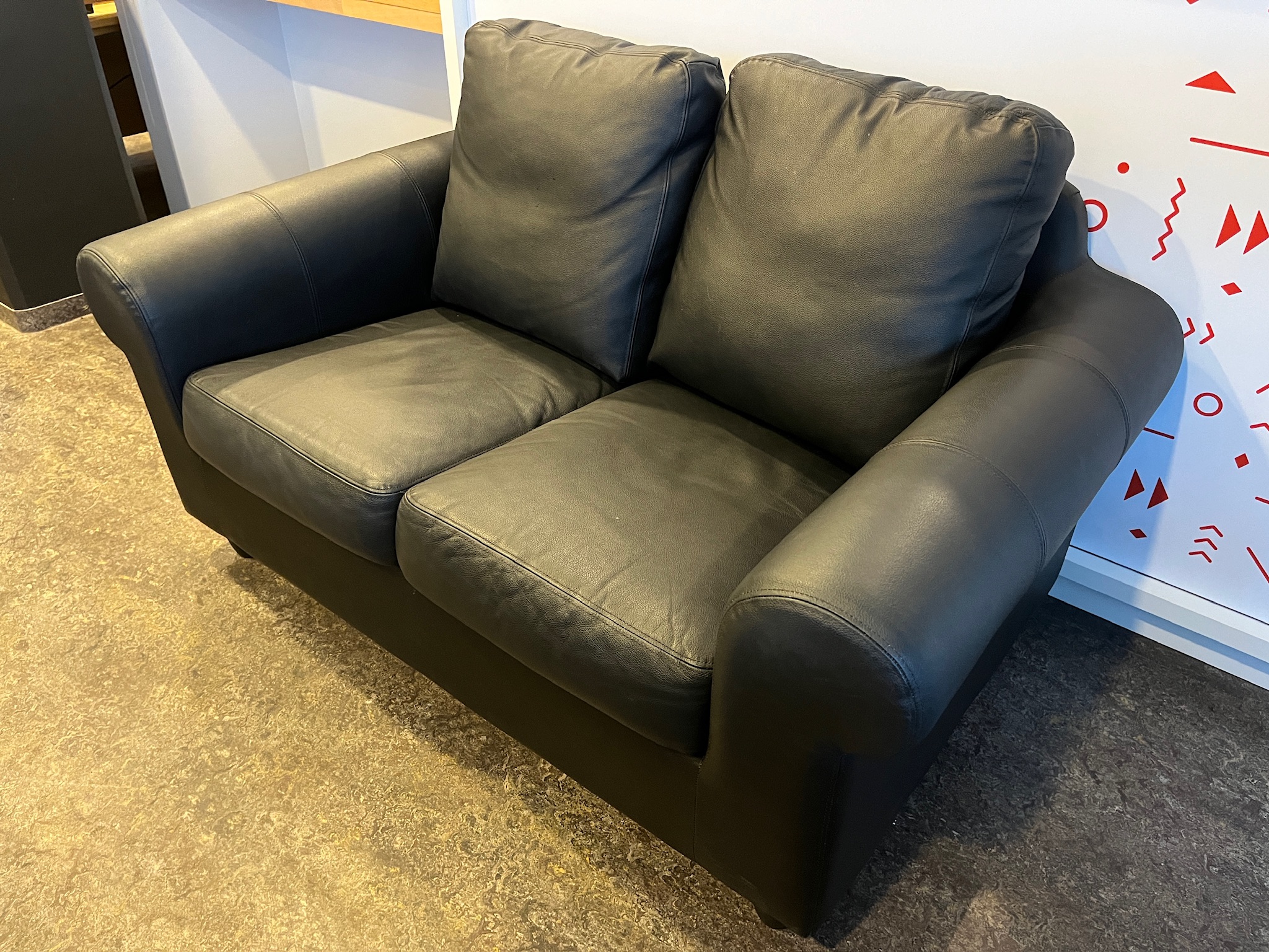 SELT / SOLD Leðursófi, B142sm.