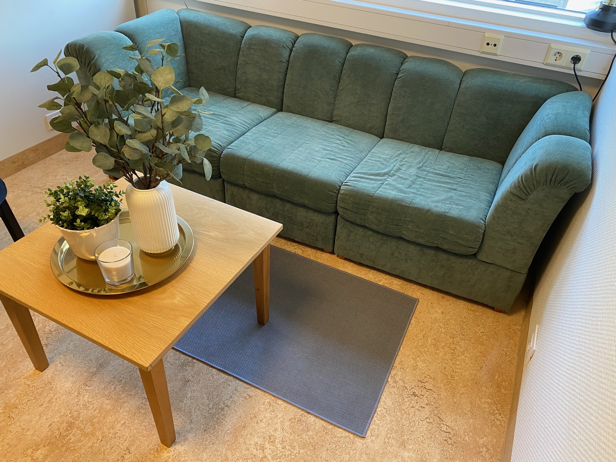SELT / SOLD Grænn velvet sófi