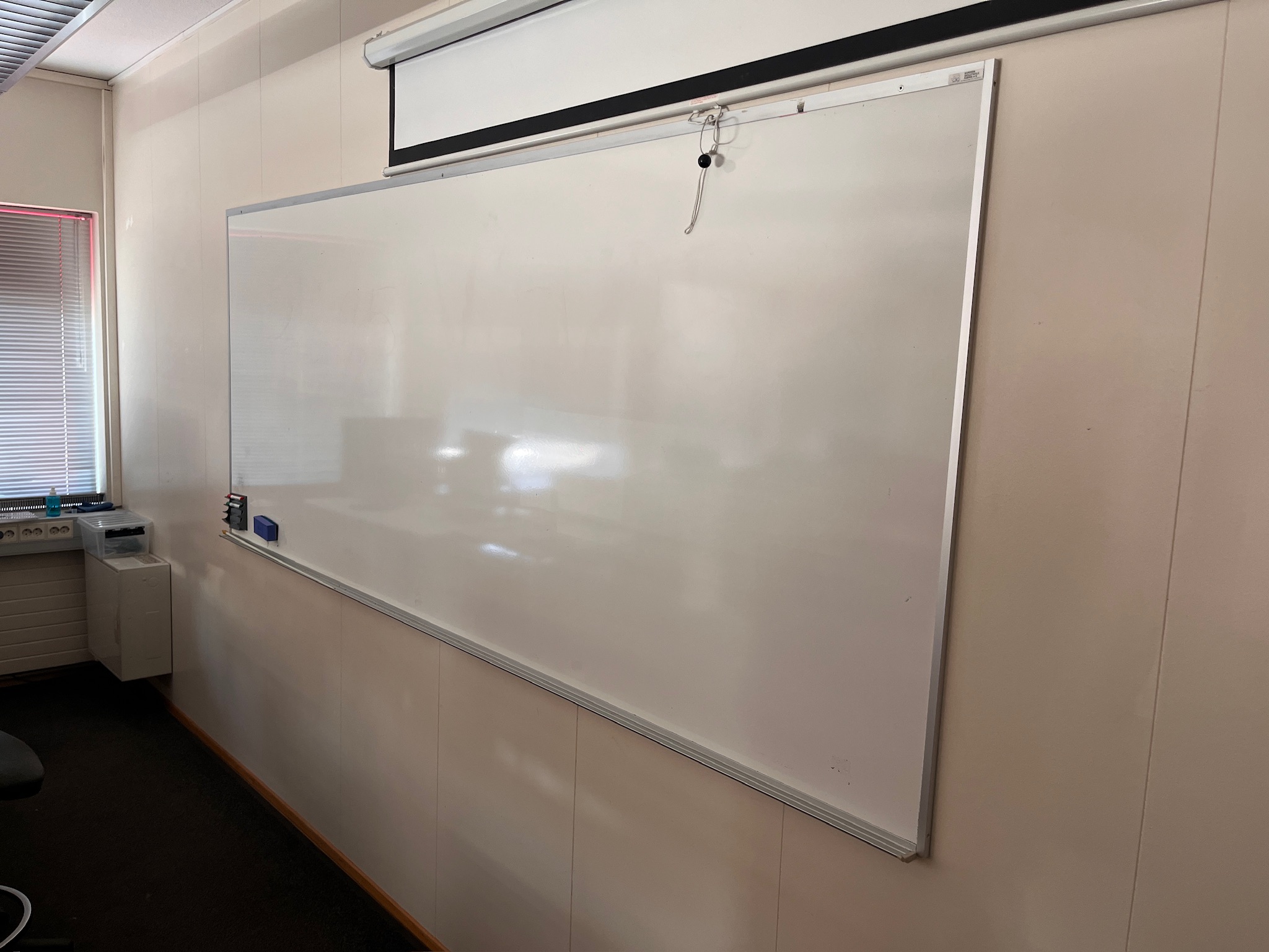 SELT / SOLD Nordisk tússtafla, B300xH123sm.