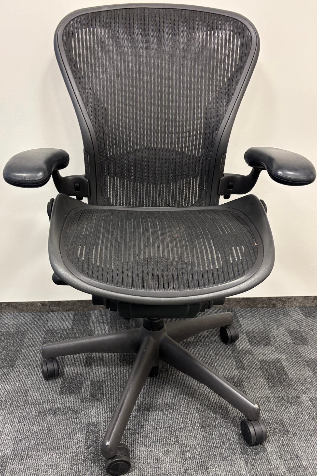 SELT / SOLD - Herman Miller Aeron, C stærð