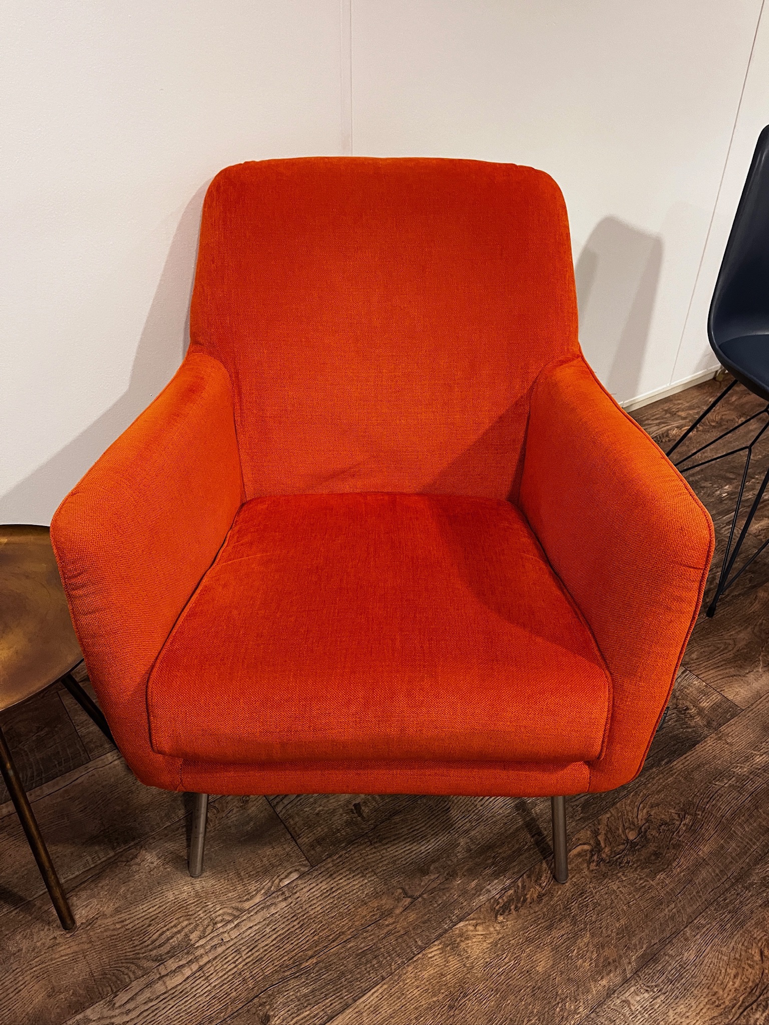 SELT / SOLD Furninova hægindastóll, orange 5