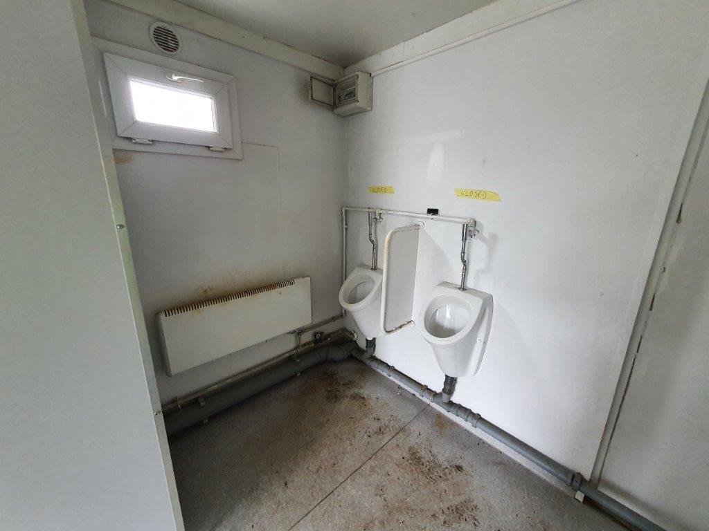 SELT / SOLD - WC - klósett skúr 4