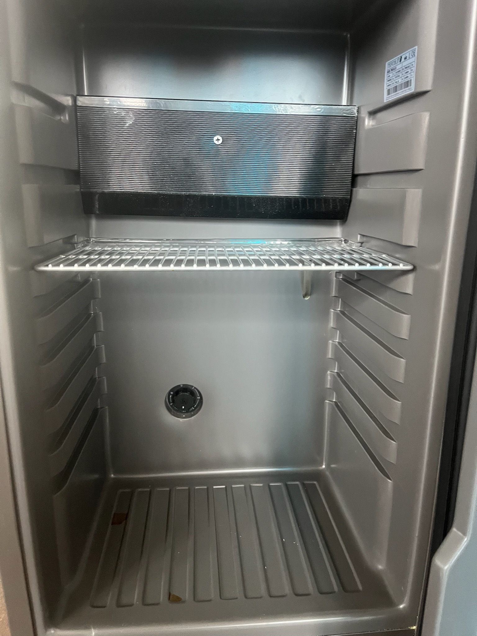 SELT / SOLD Tefcold TM50 Black ísskápur 3