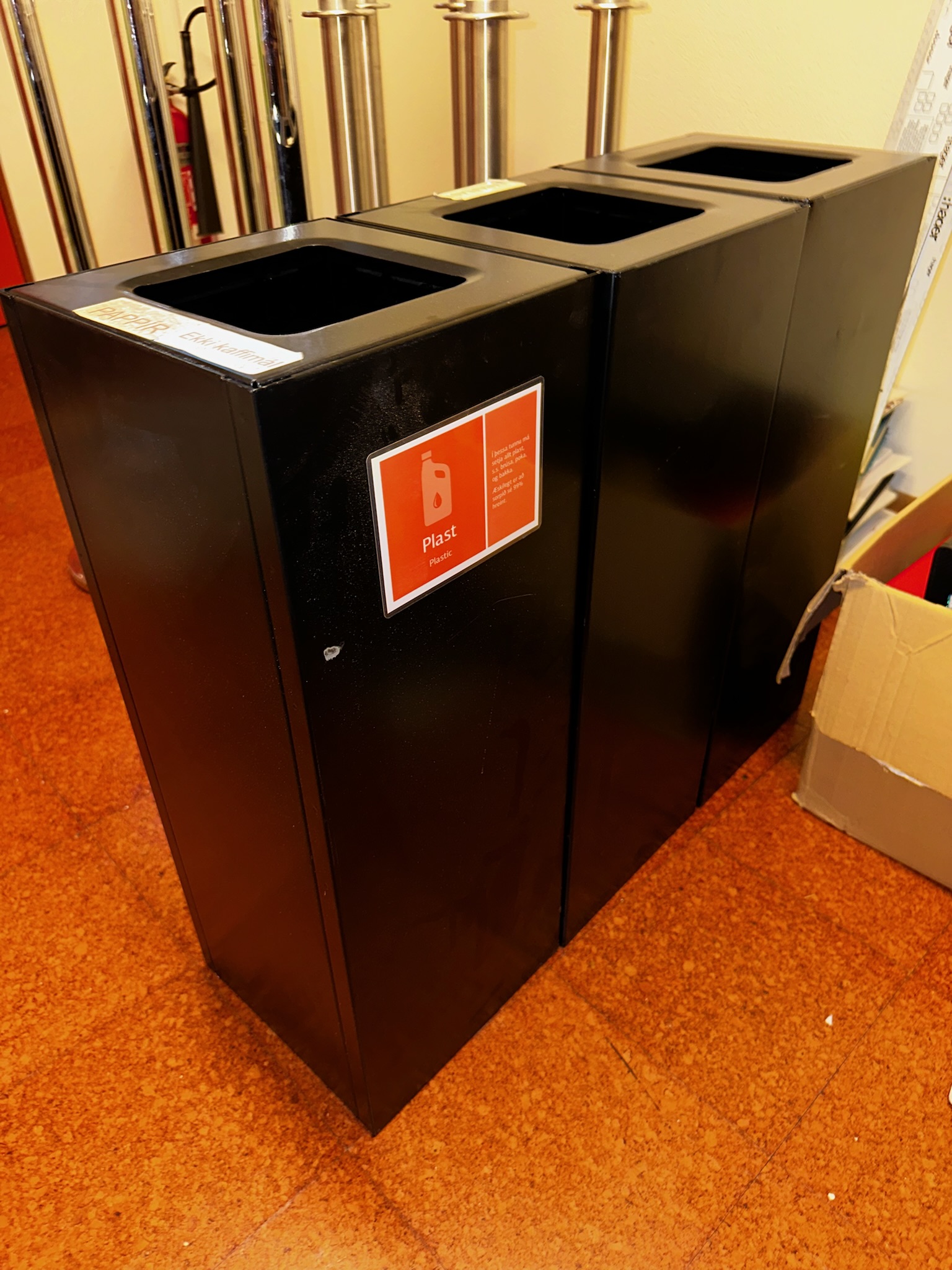 SELT / SOLD Flokkunartunnur, svartar 5
