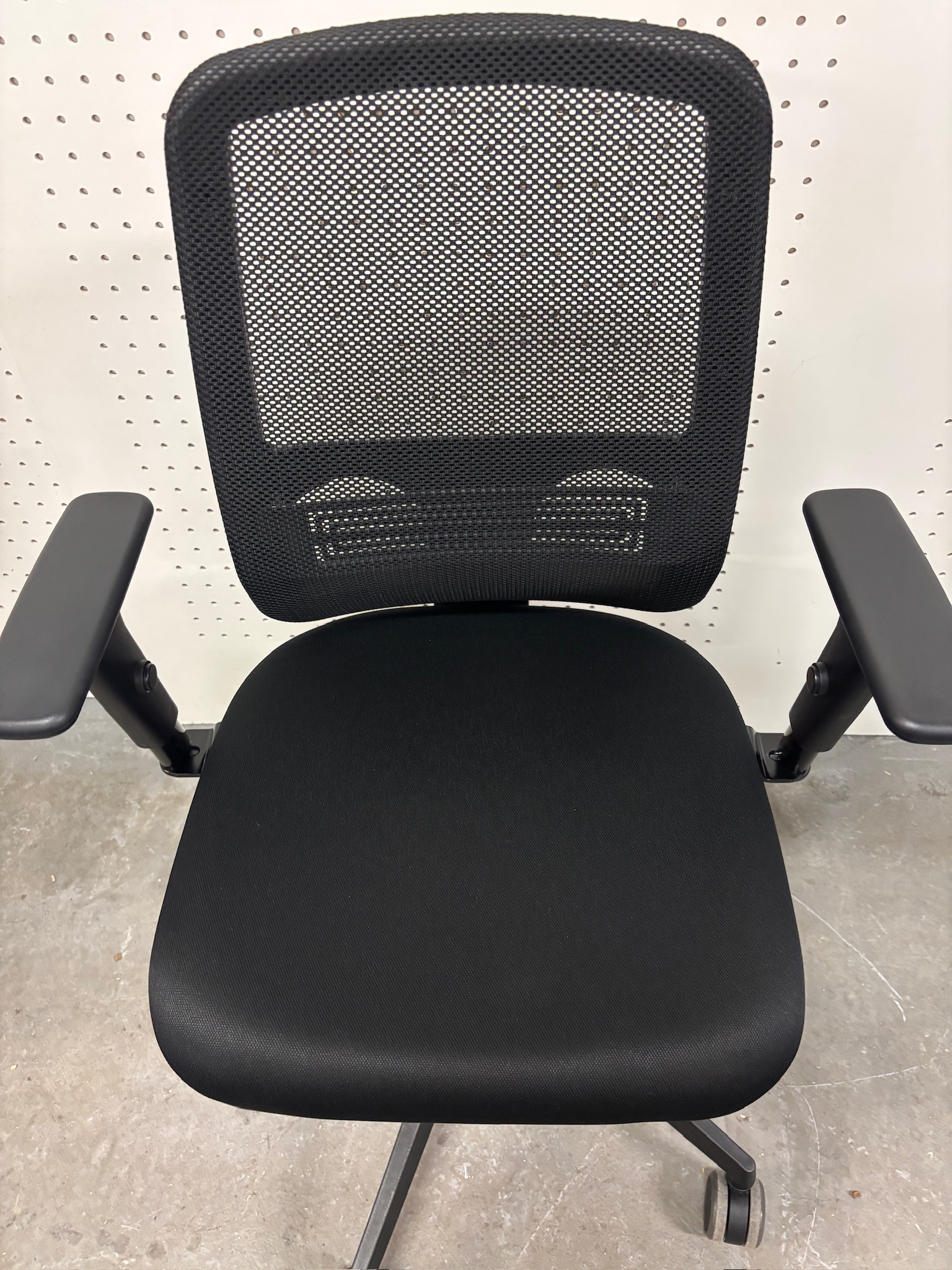 SELT / SOLD Dauphin skrifborðsstóll frá Pennanum 3