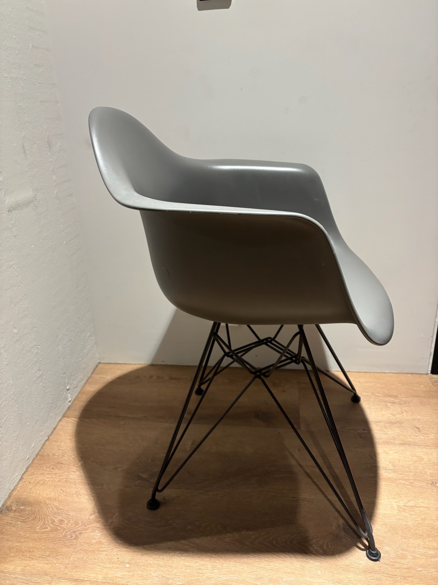 SELT / SOLD Vitra borðstofustóll frá Pennanum 3