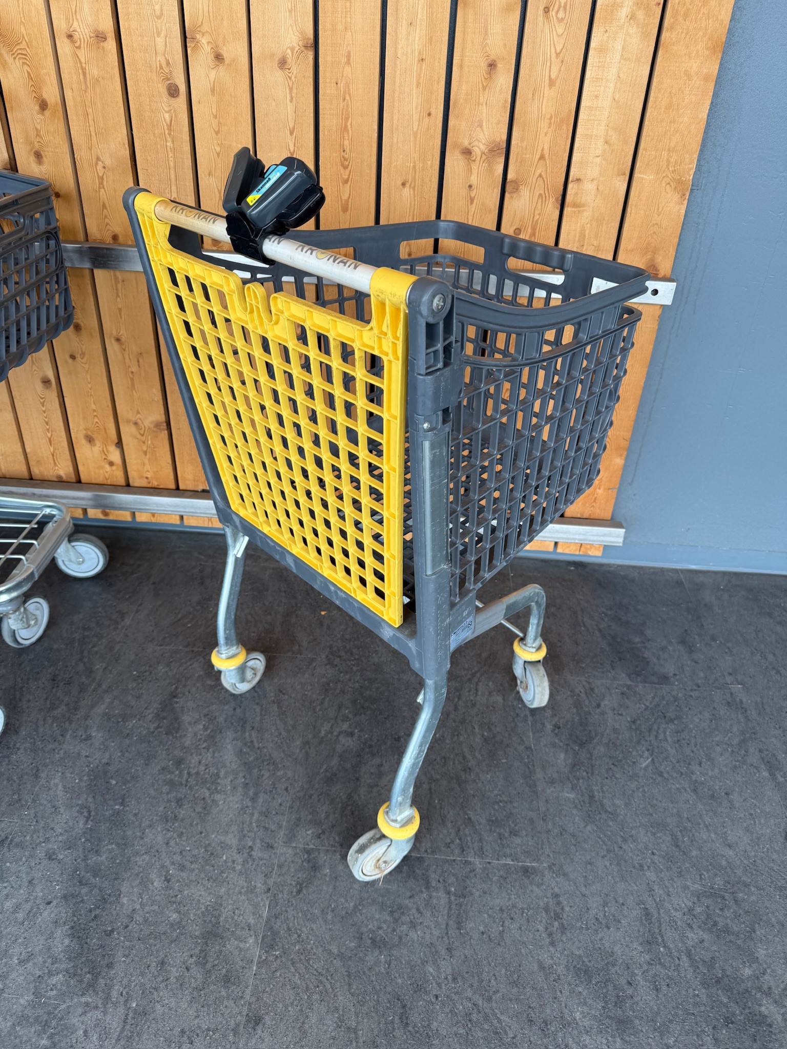 SELT / SOLD Verslunarkerrur frá Marsanz - margar gerðir 12
