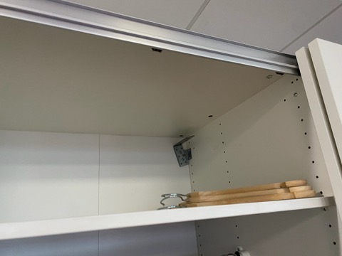 SELT / SOLD - IKEA fataskápur með rennihurðum (2 stk.) 6
