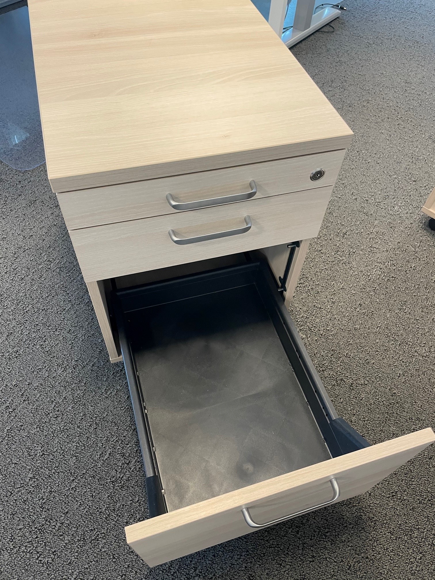 SELT / SOLD Easy space skúffuskápur á hjólum frá Hirzlunni 3