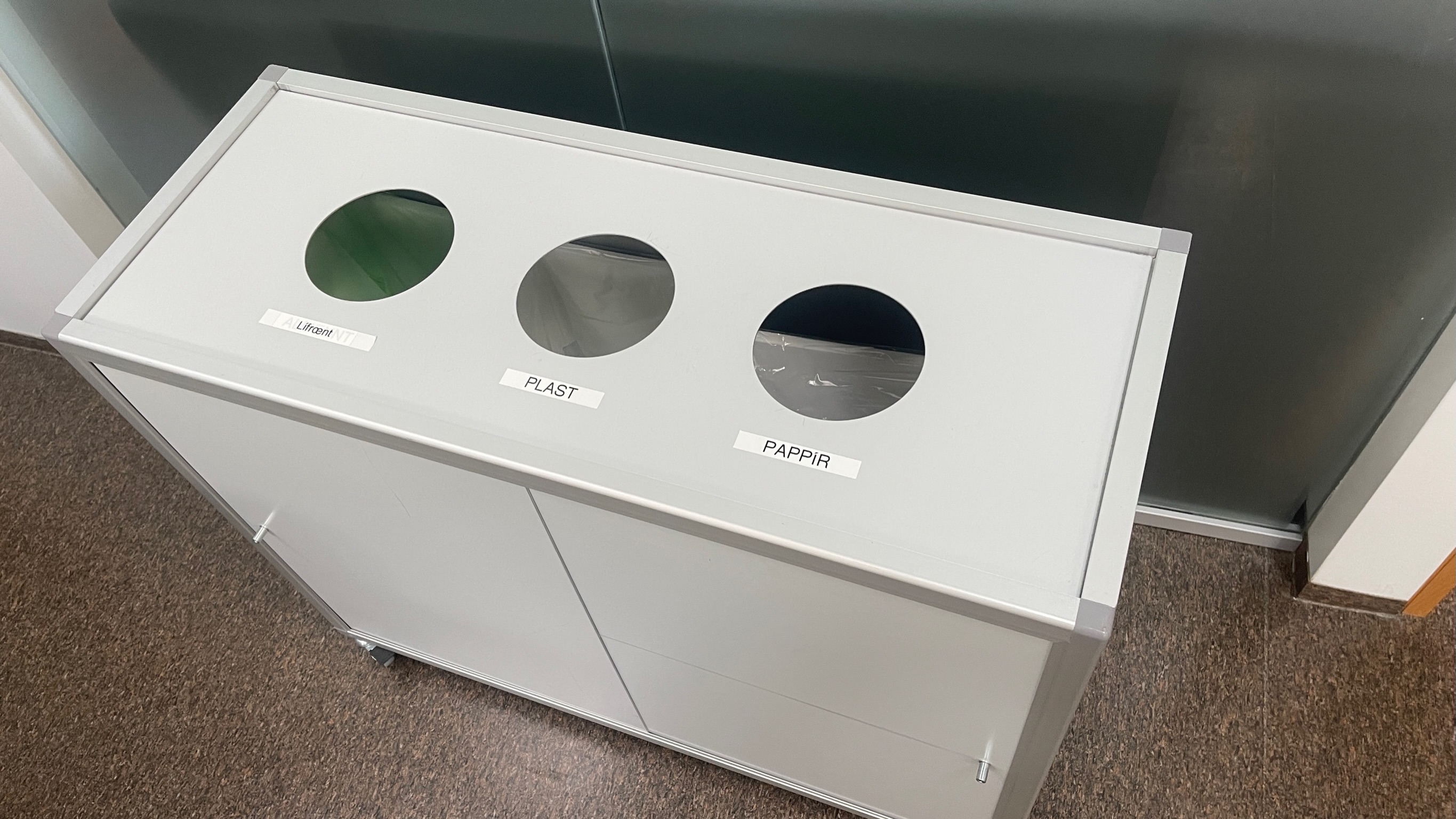 SELT / SOLD Flokkunarskápar á hjólum, B100 x D40 x H80 sm. - Alþingi 2