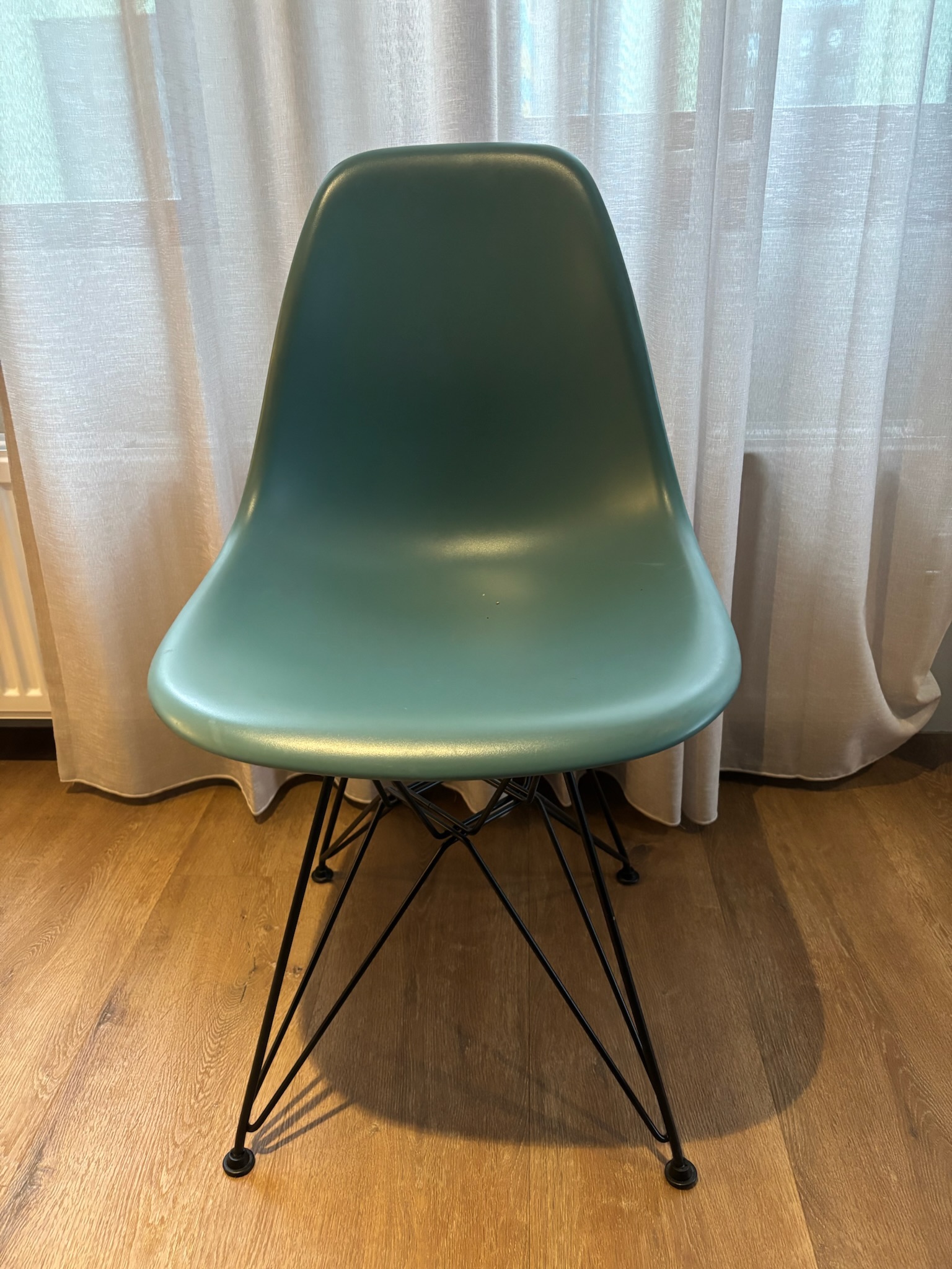 SELT / SOLD Vitra borðstofustóll frá Pennanum 3