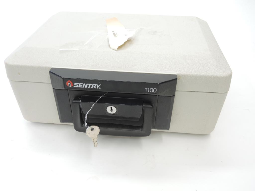 Selt/Endurnýtt-SentrySafe eldvarnarbox 30 mín (ónotað)